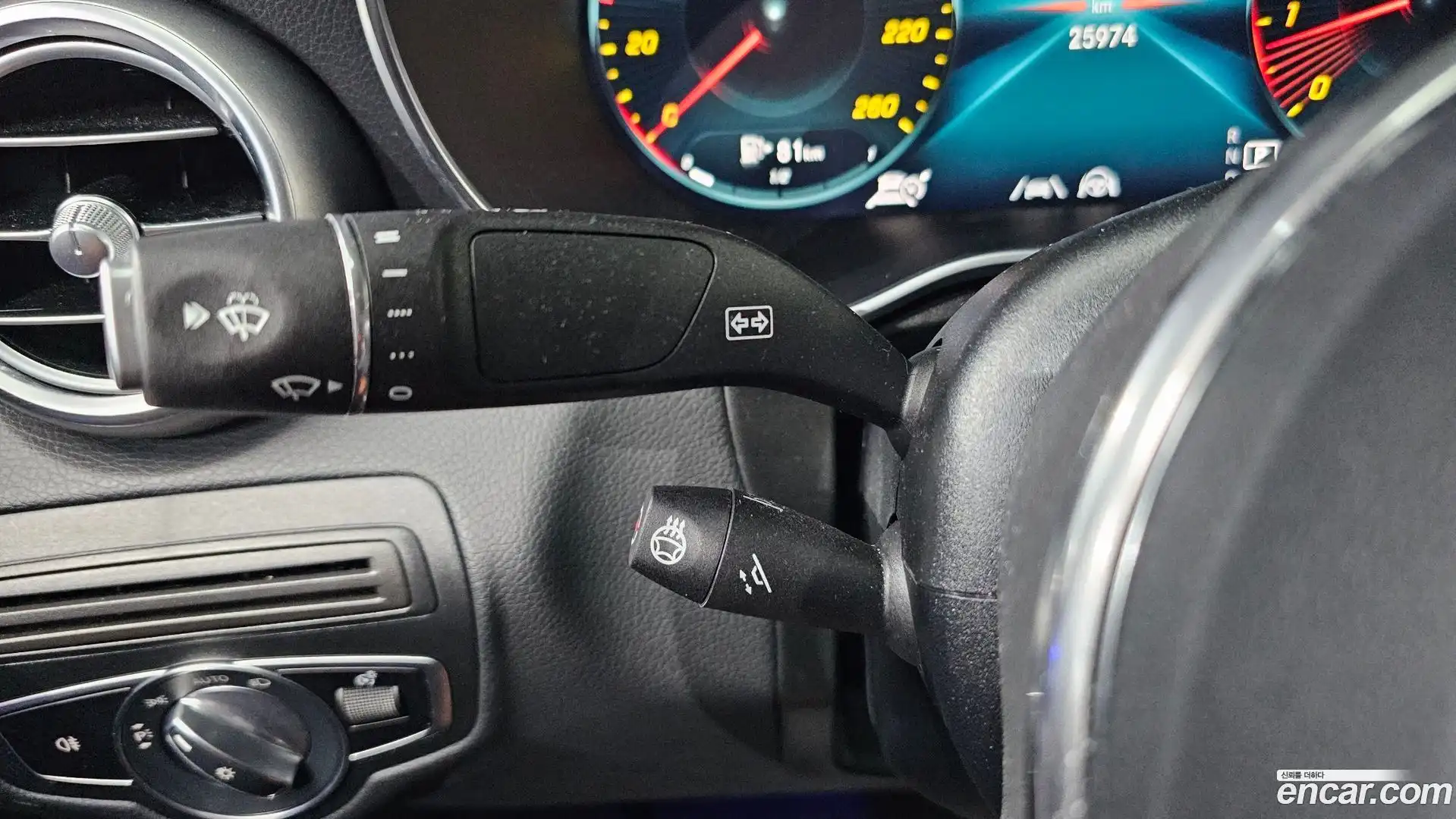 GLC-Class Mercedes-Benz 2020.3-OPTION-018