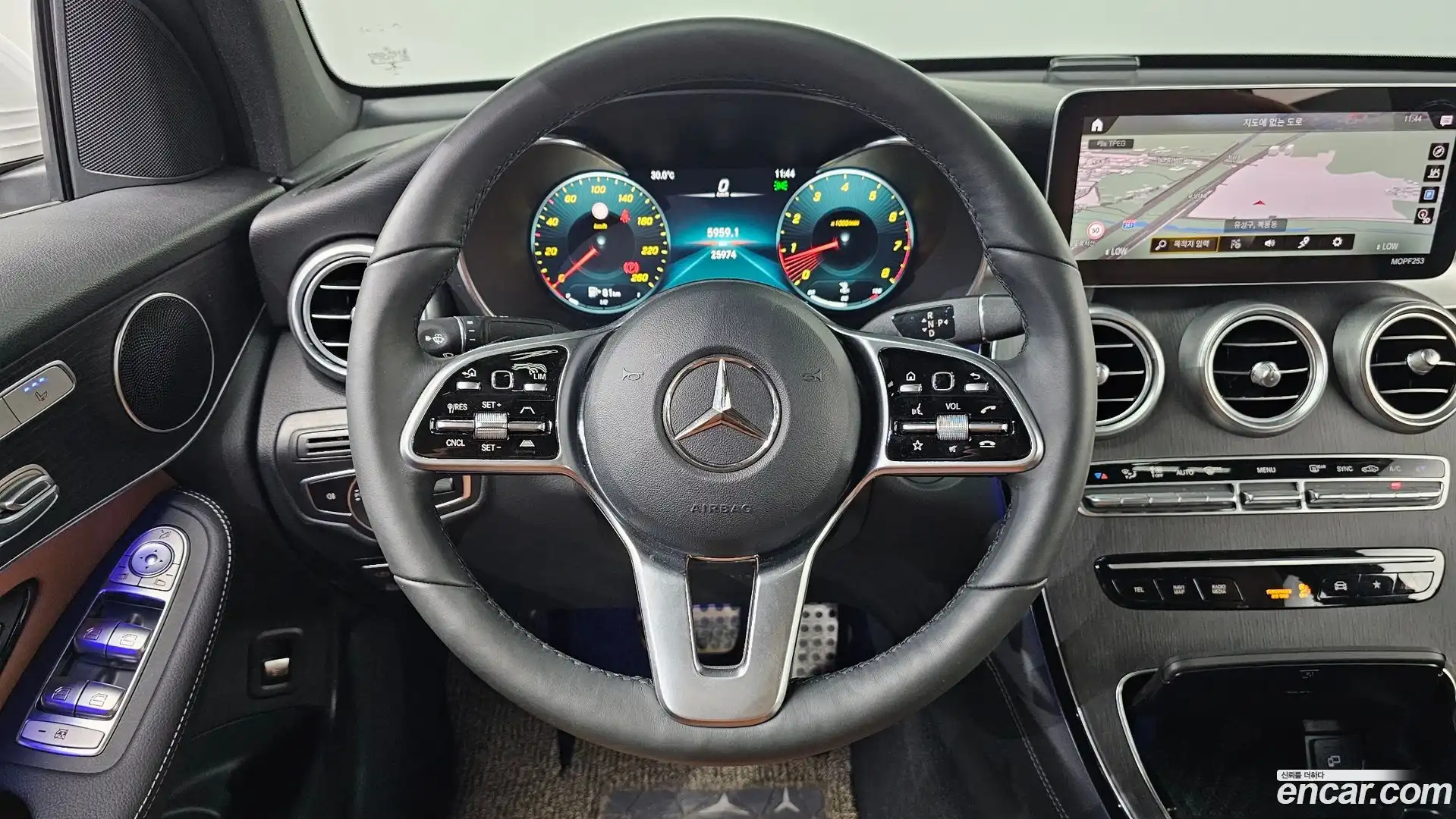 GLC-Class Mercedes-Benz 2020.3-OPTION-019