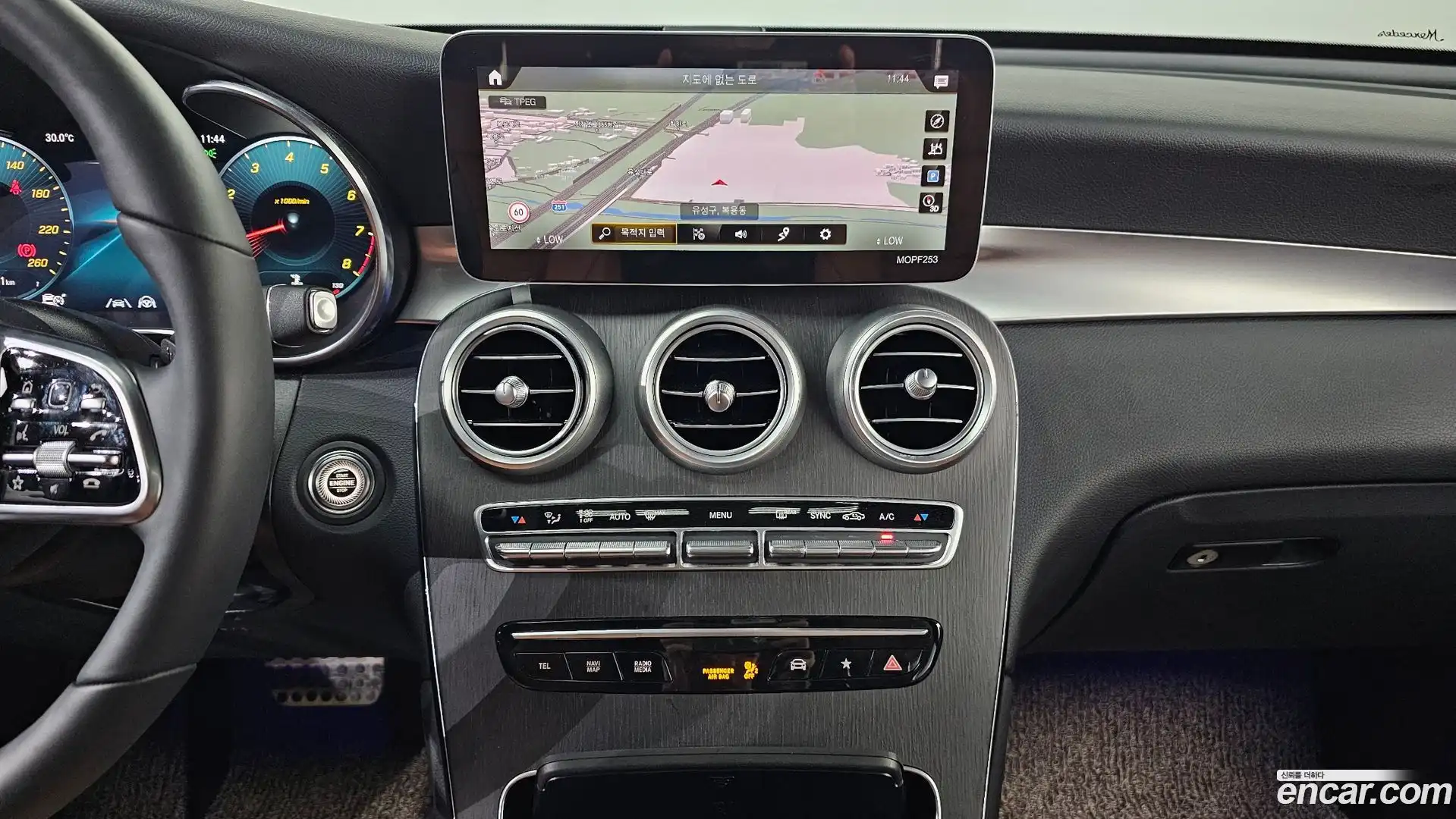 GLC-Class Mercedes-Benz 2020.3-OPTION-020