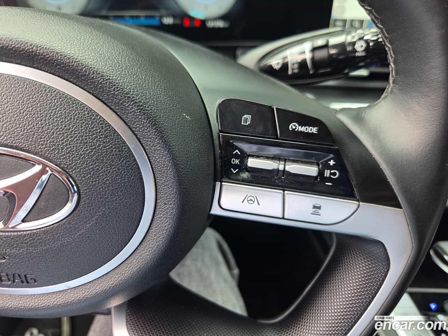 AVANTE Hyundai 2022.8-OPTION-016
