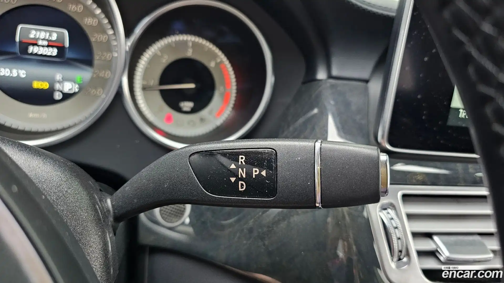 CLS-Class Mercedes-Benz 2015.2-INNER-009