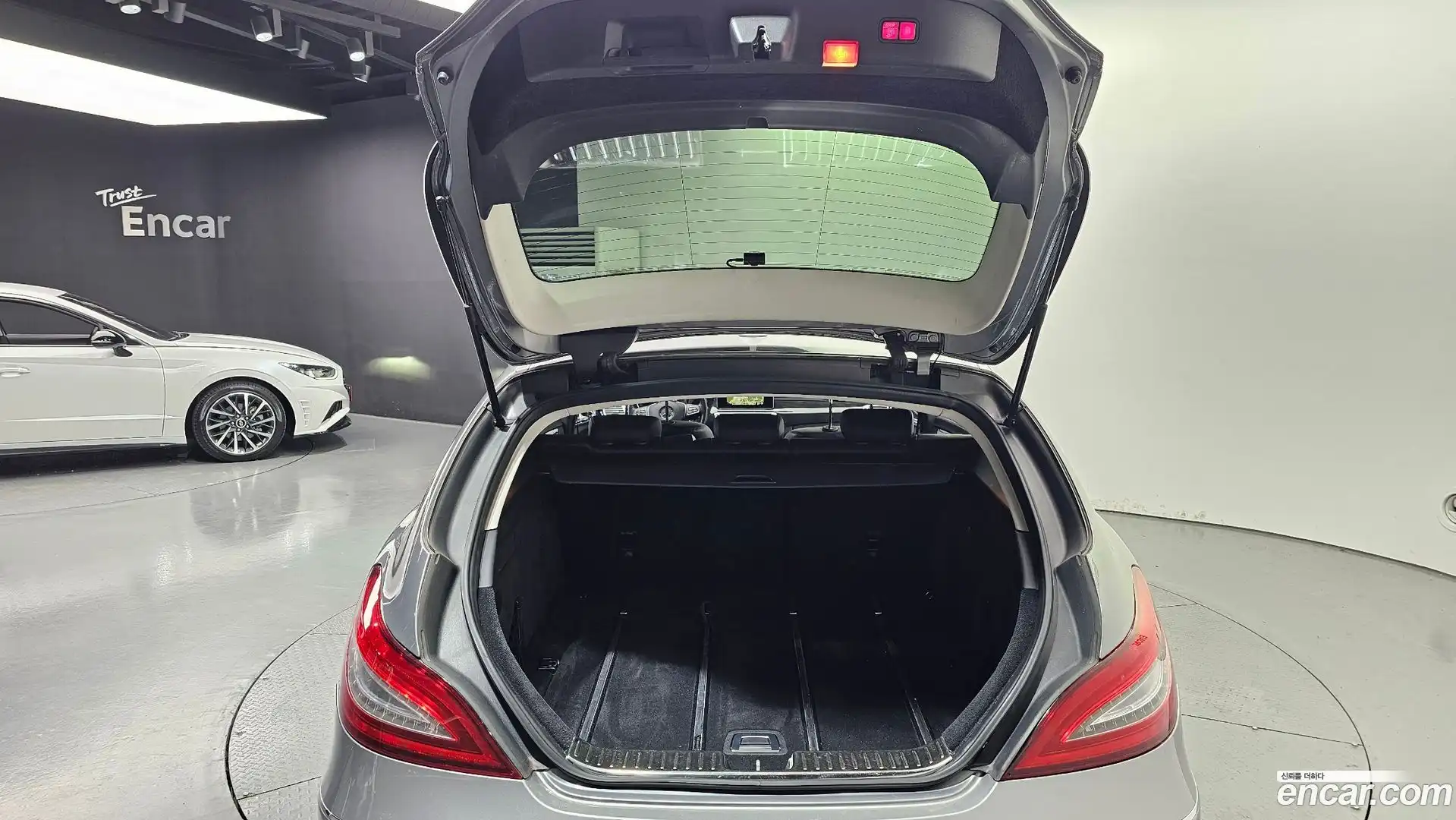 CLS-Class Mercedes-Benz 2015.2-OPTION-024