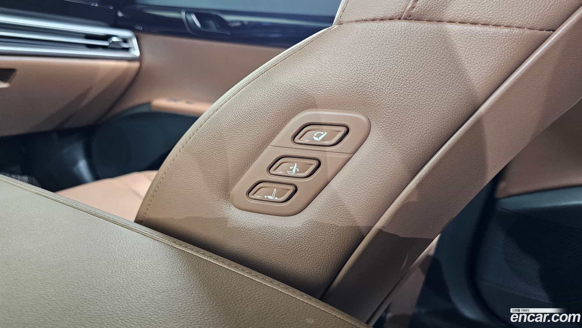 Grandeur Hyundai 2023.3-OPTION-017