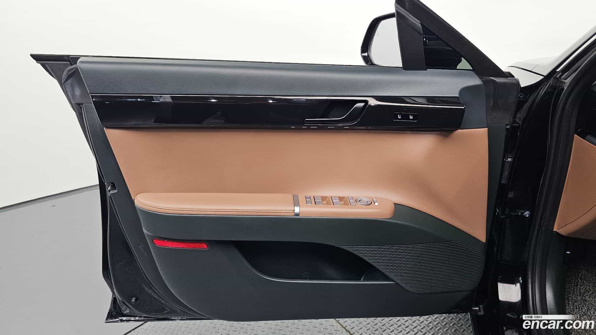 Grandeur Hyundai 2023.3-INNER-034