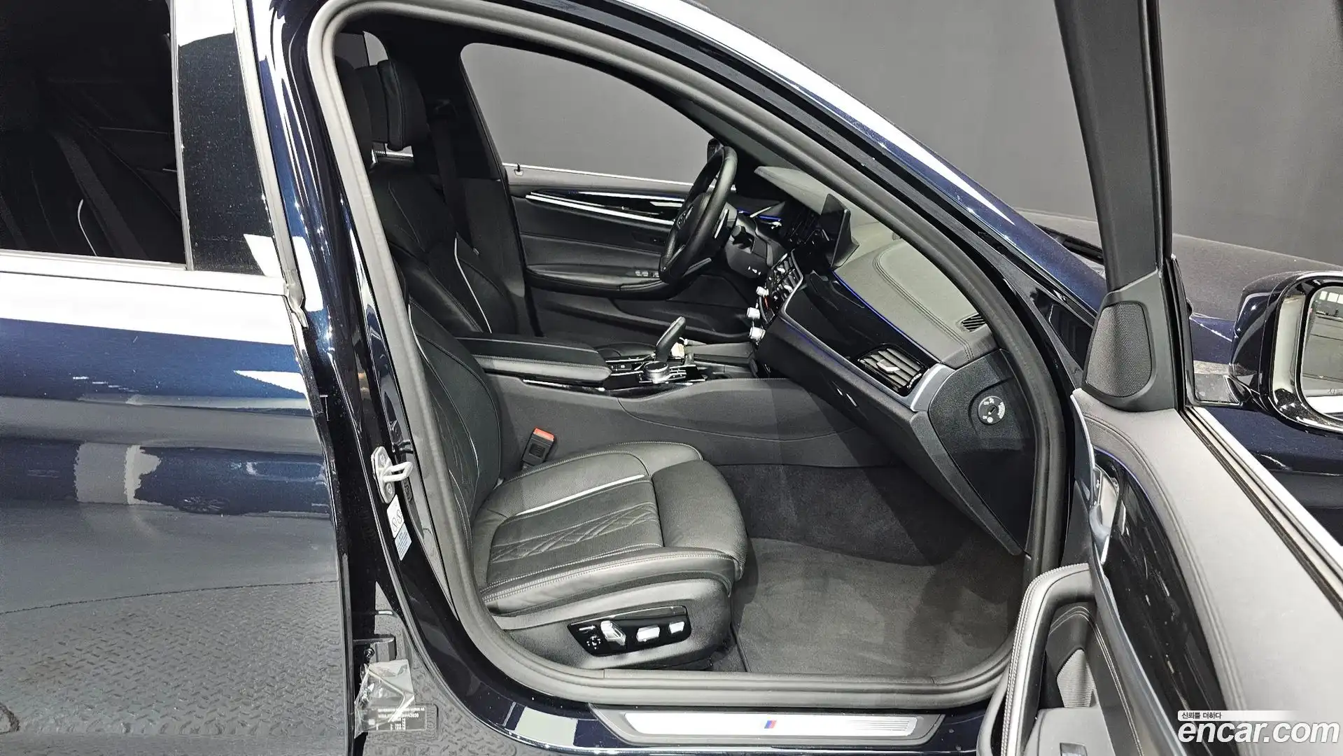 5-Series BMW 2019.6-INNER-036