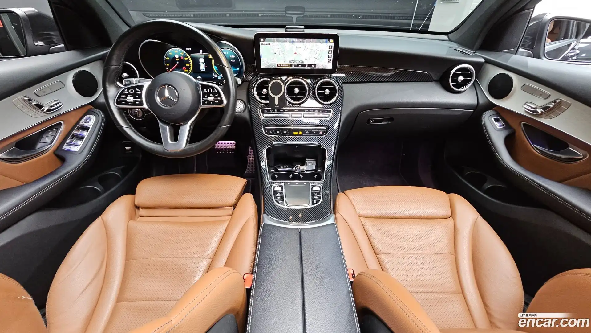 GLC-Class Mercedes-Benz 2021.2-INNER-007