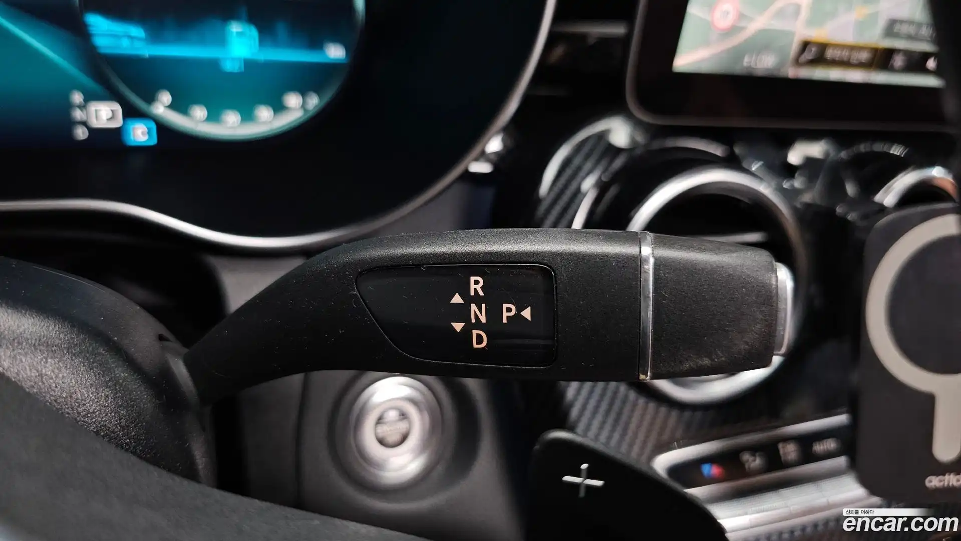 GLC-Class Mercedes-Benz 2021.2-INNER-009