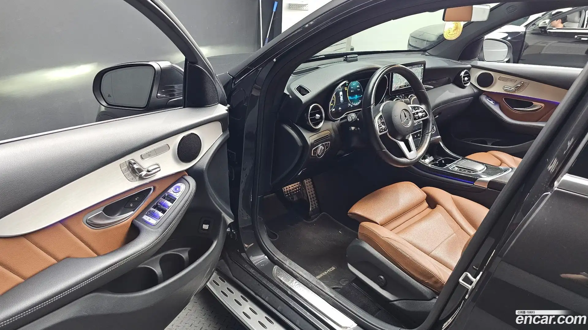 GLC-Class Mercedes-Benz 2021.2-INNER-010