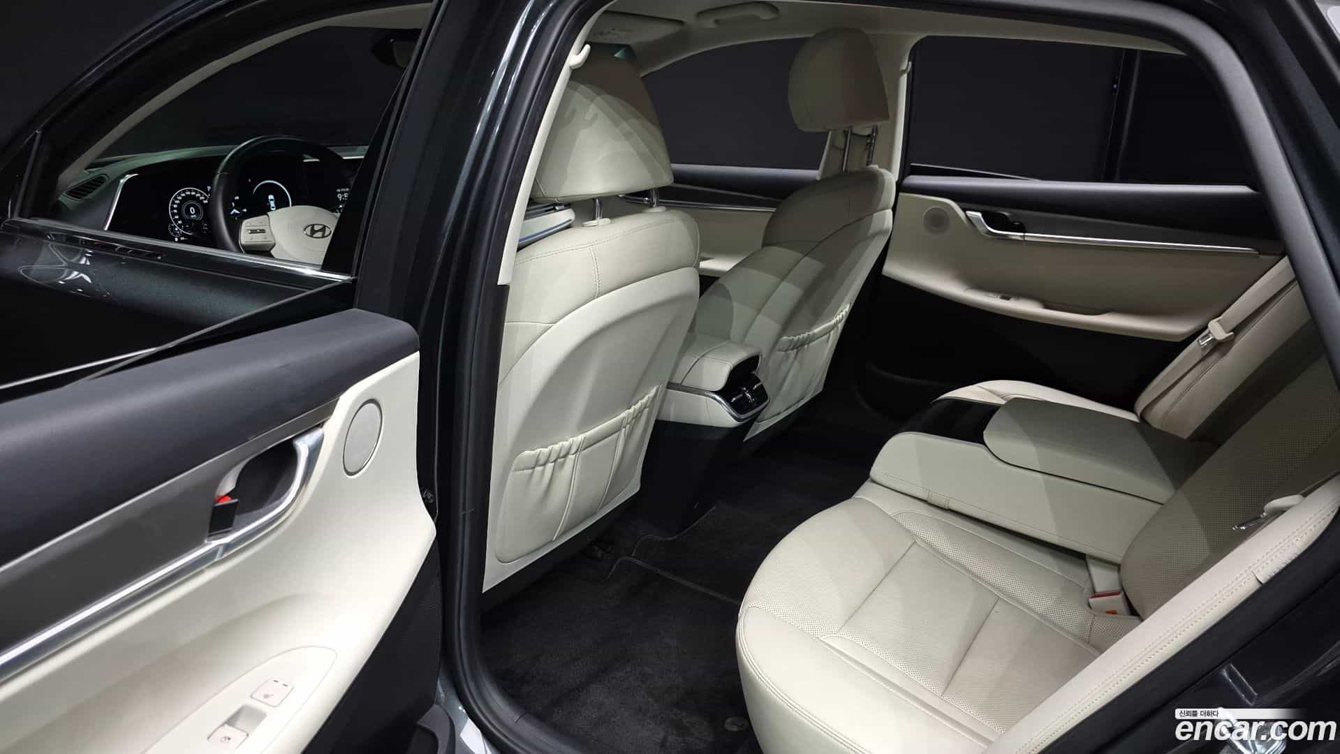 Grandeur Hyundai 2022.3-OPTION-015