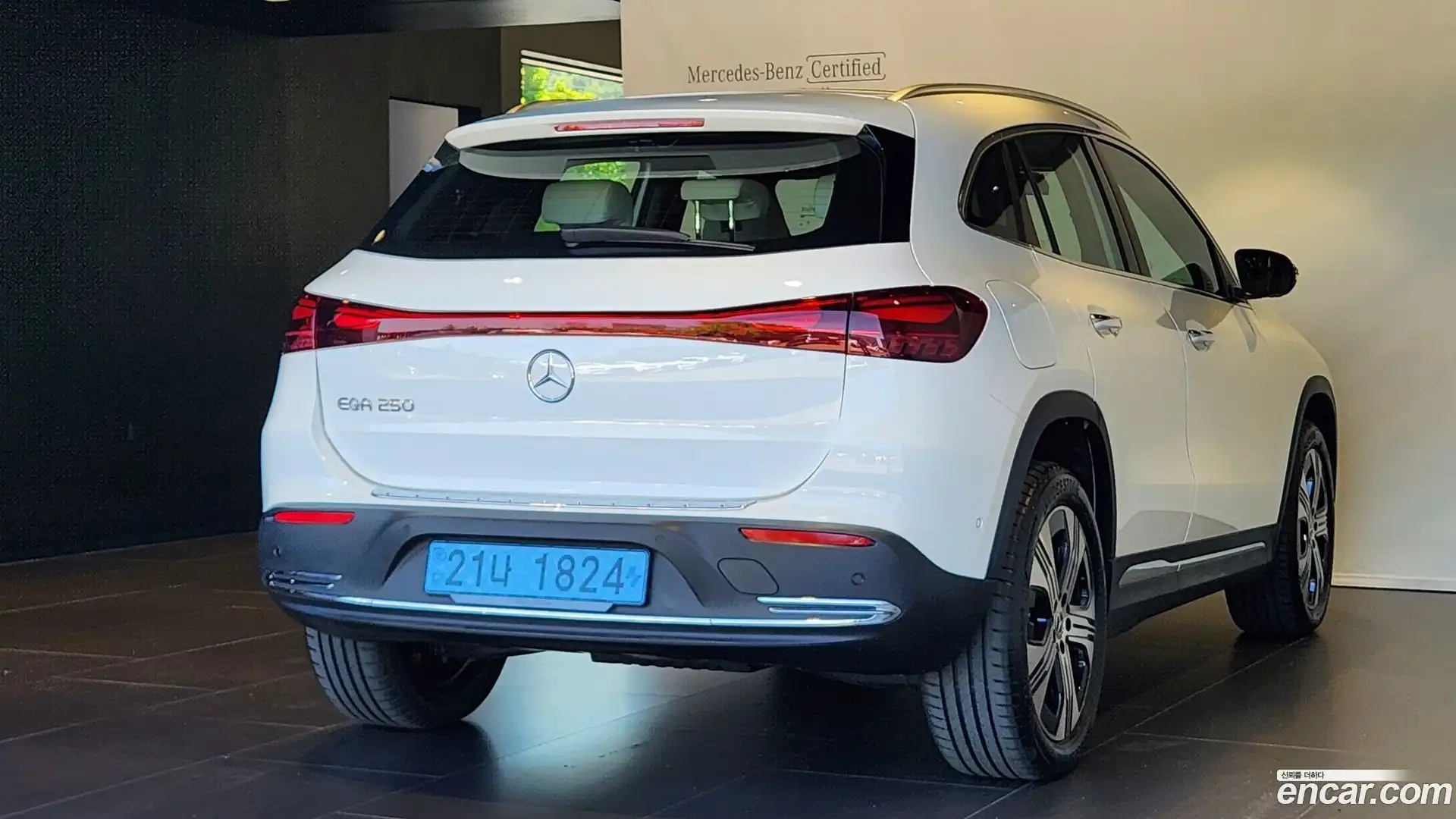 EQA Mercedes-Benz 2025.9-OUTER-002