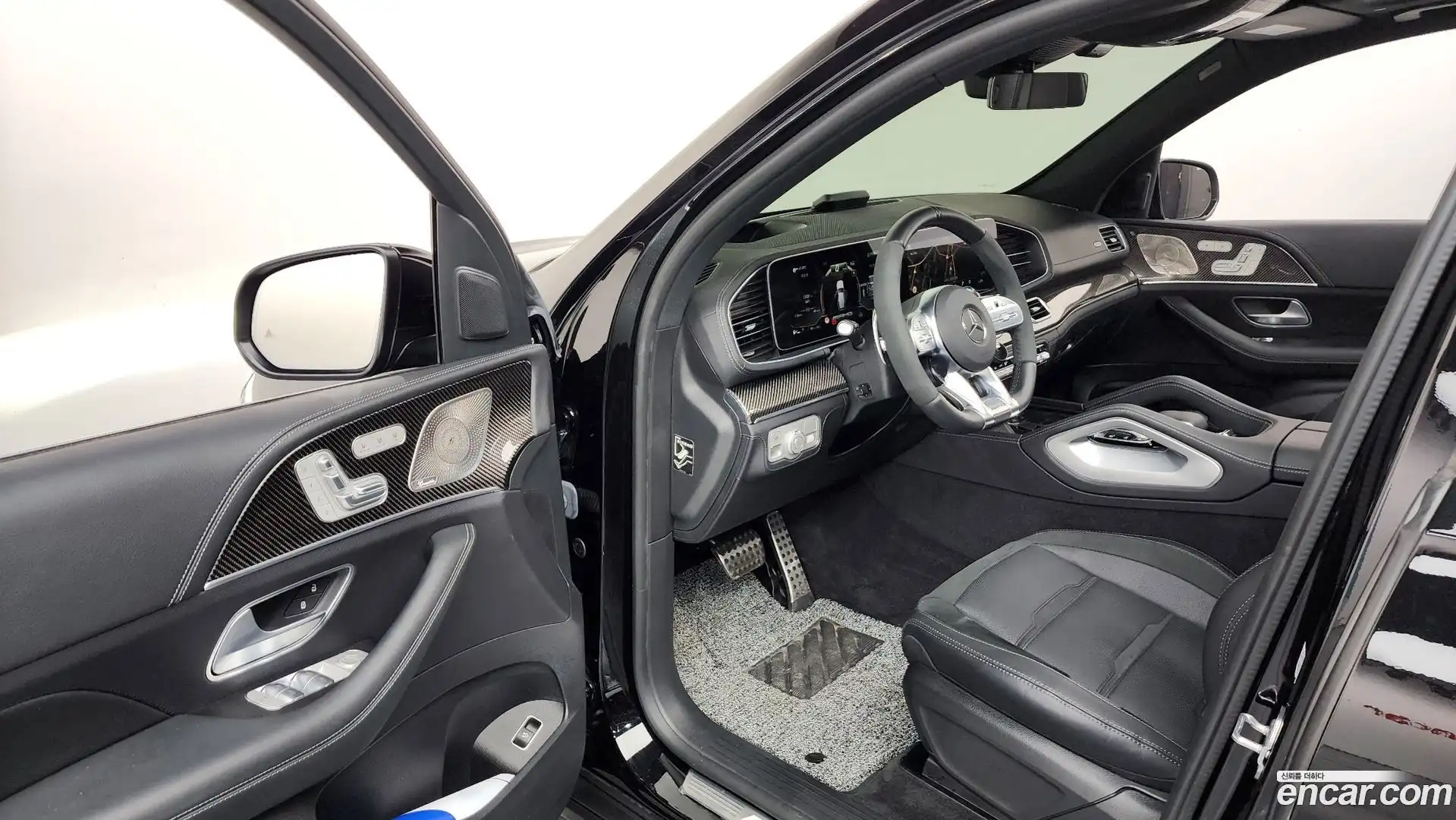 GLE-Class Mercedes-Benz 2023.7-INNER-010