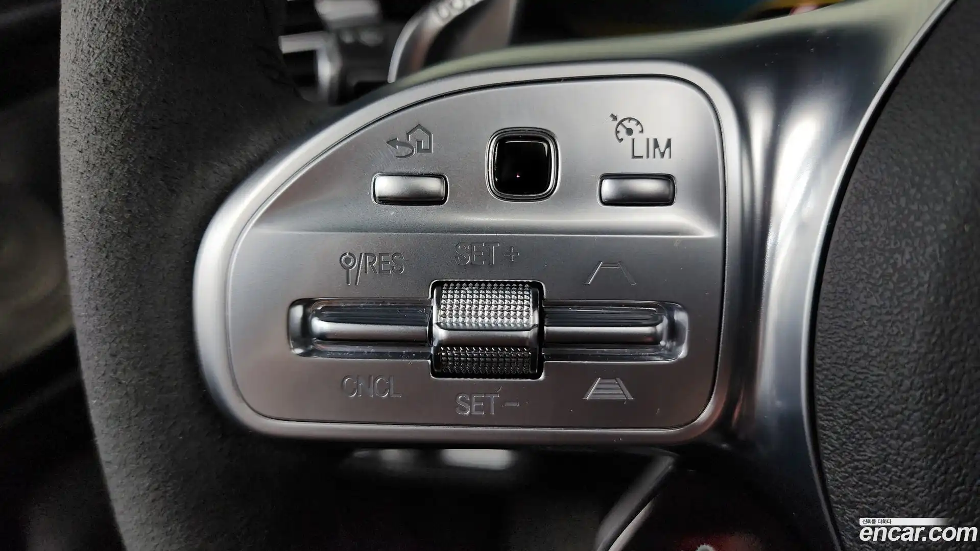 GLE-Class Mercedes-Benz 2023.7-OPTION-020