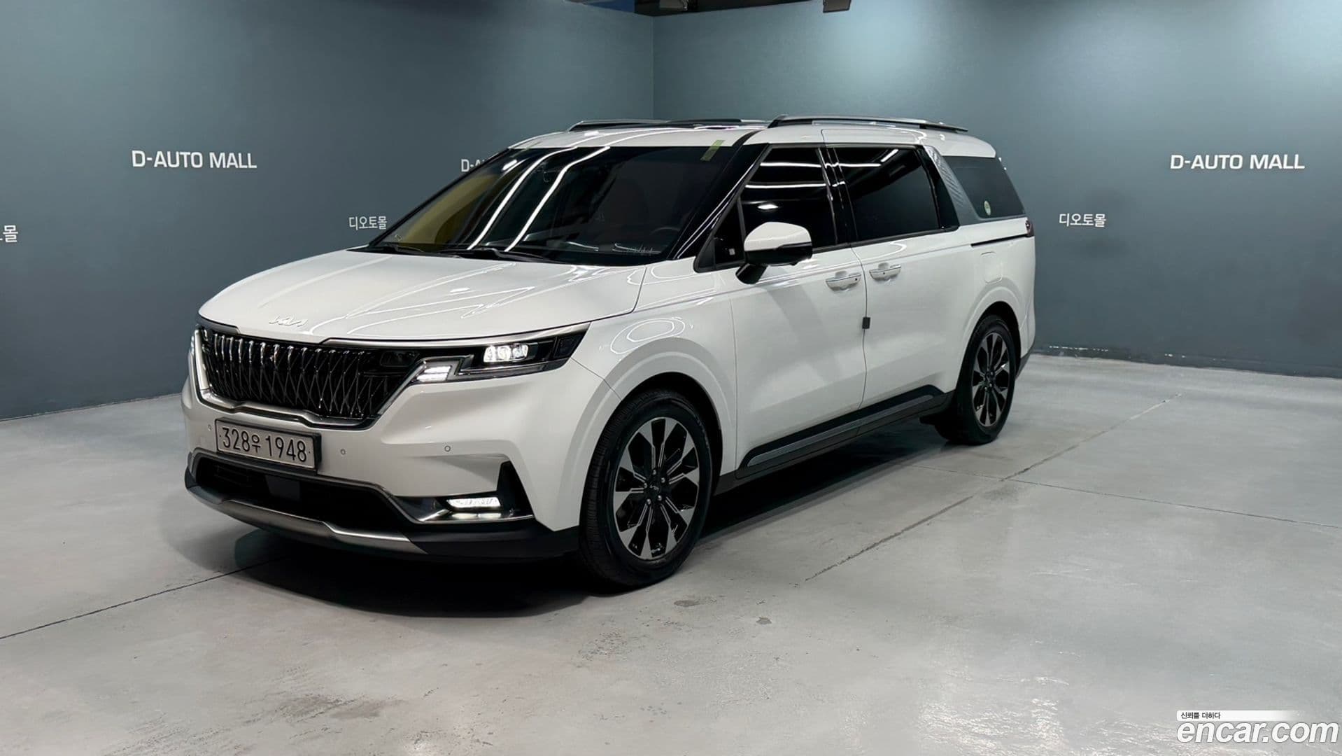 Main__Slider__Photo:Canival Kia 2023.3-0
