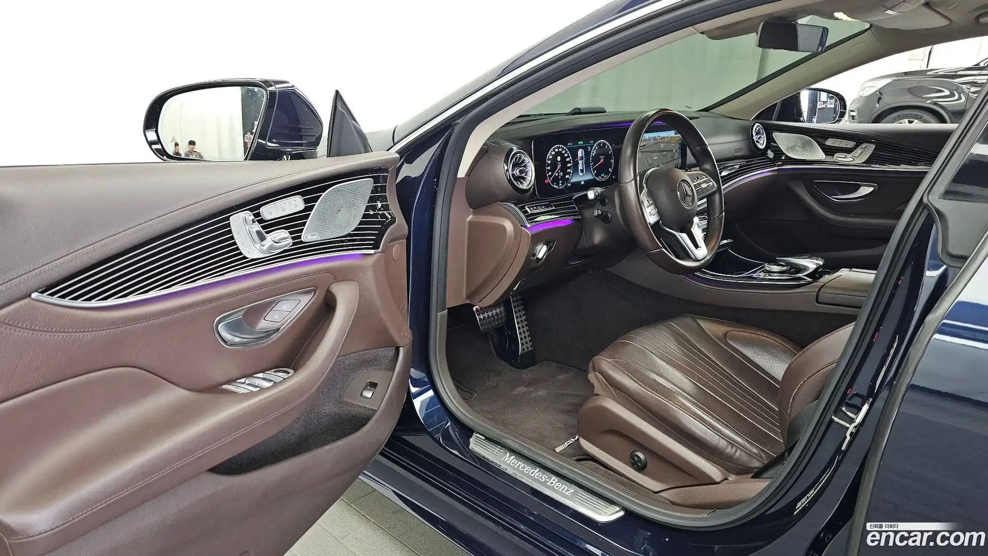 CLS-Class Mercedes-Benz 2019.10-INNER-010