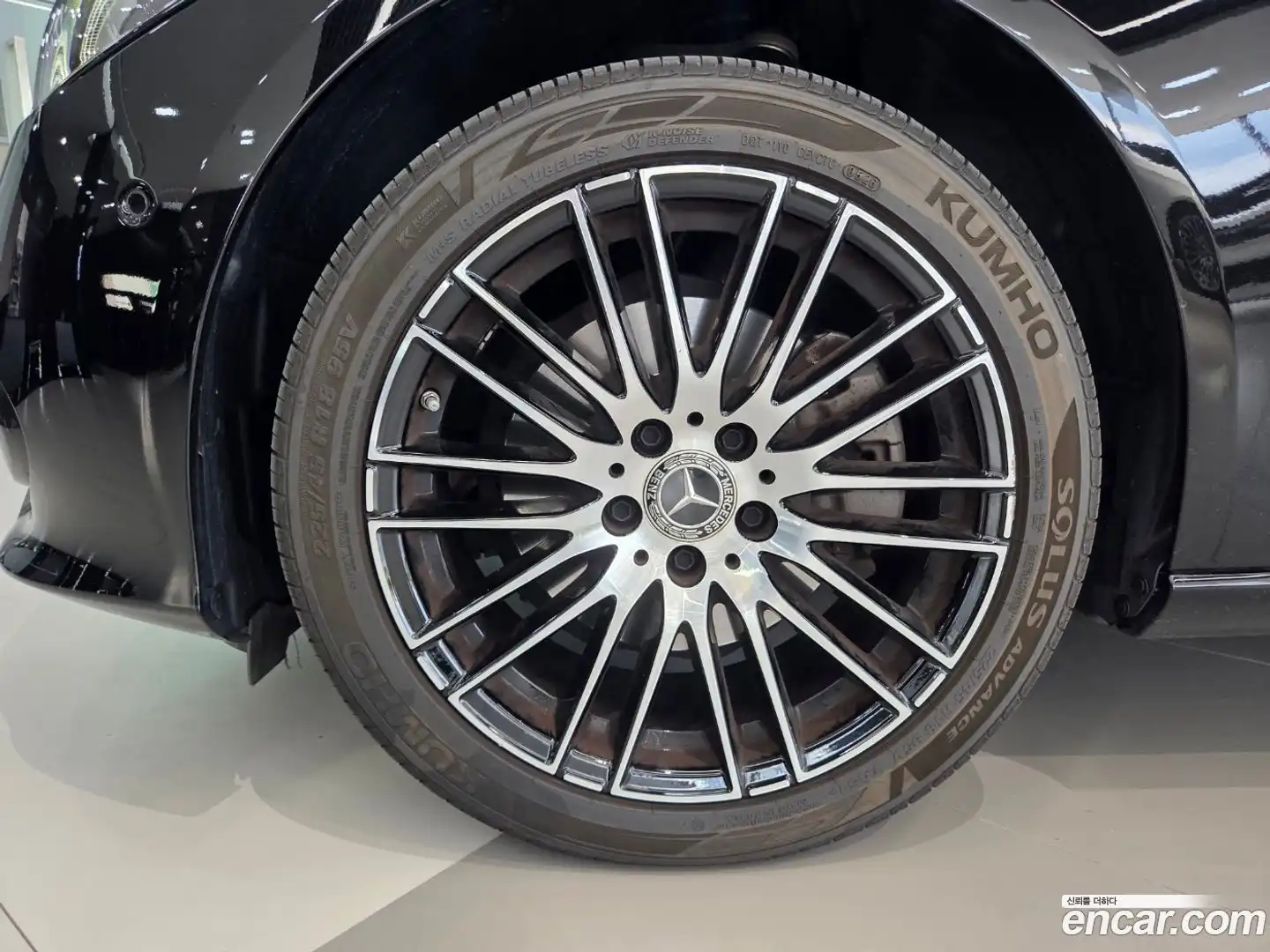 C-Class Mercedes-Benz 2024.11-OUTER-005