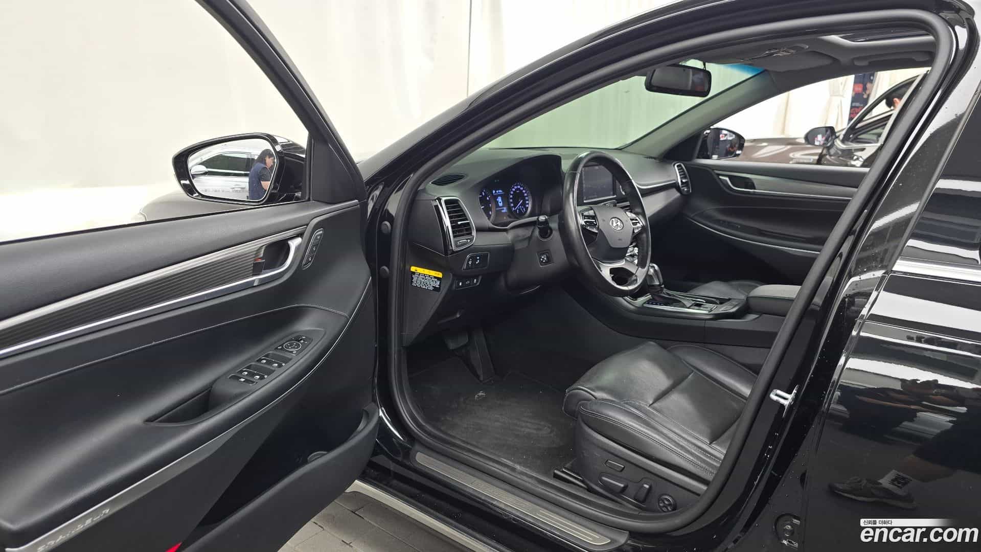 Grandeur Hyundai 2016.11-INNER-010