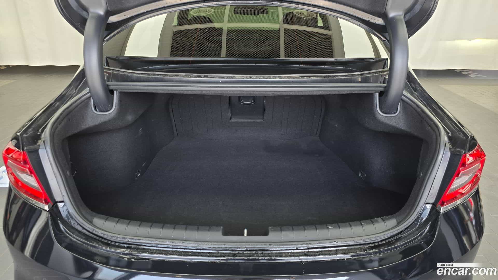 Grandeur Hyundai 2016.11-OPTION-024