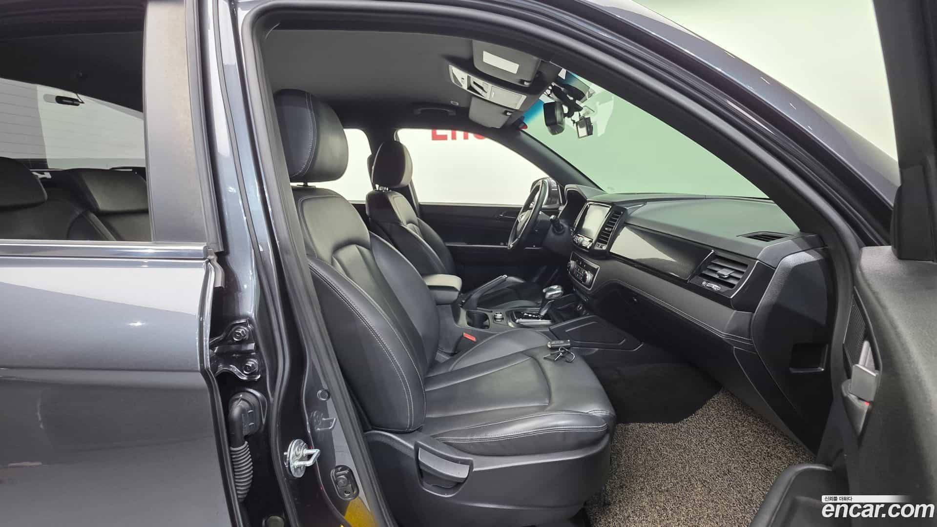 Rexton KG Mobility 2020.11-INNER-010