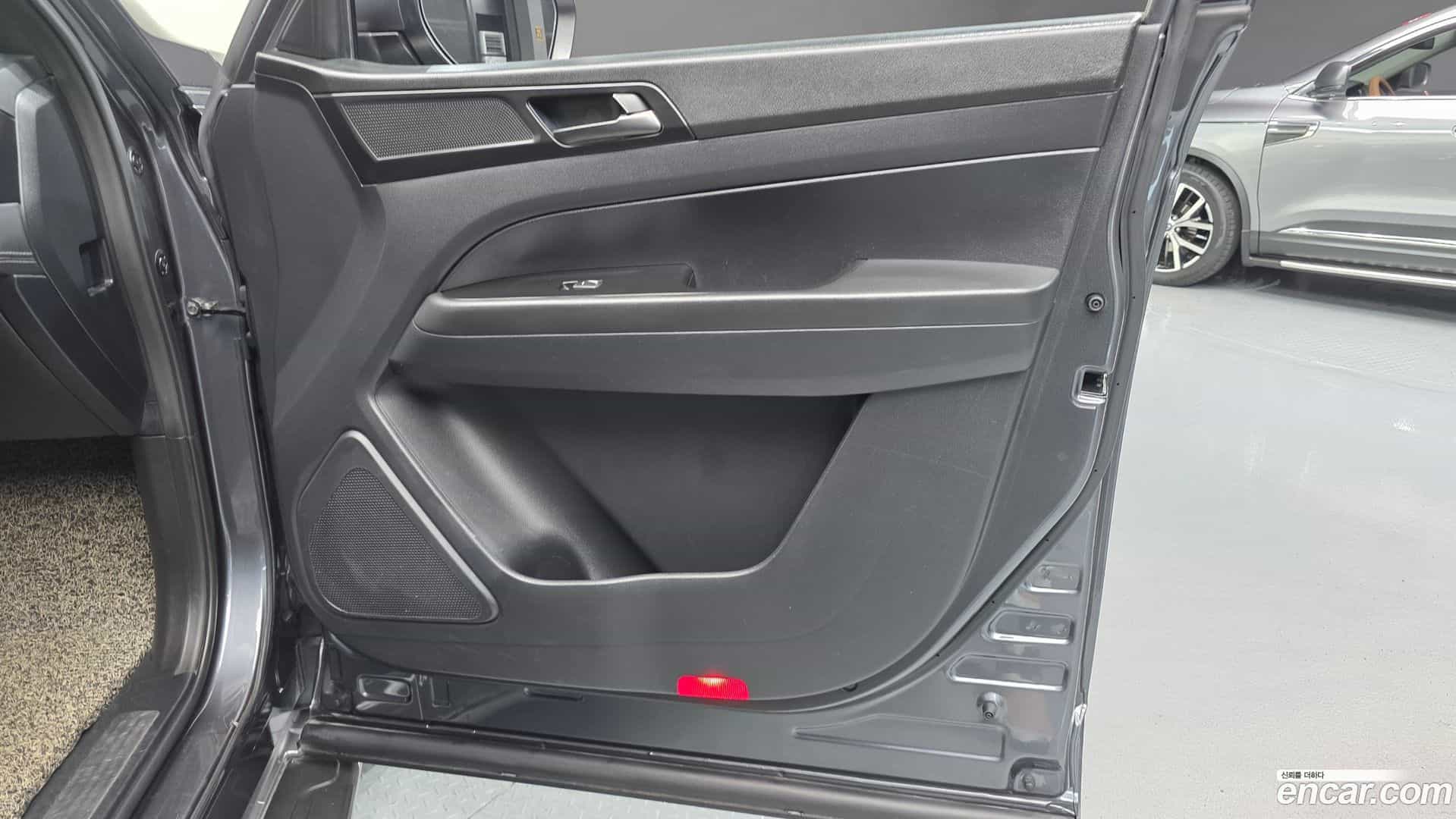 Rexton KG Mobility 2020.11-INNER-035