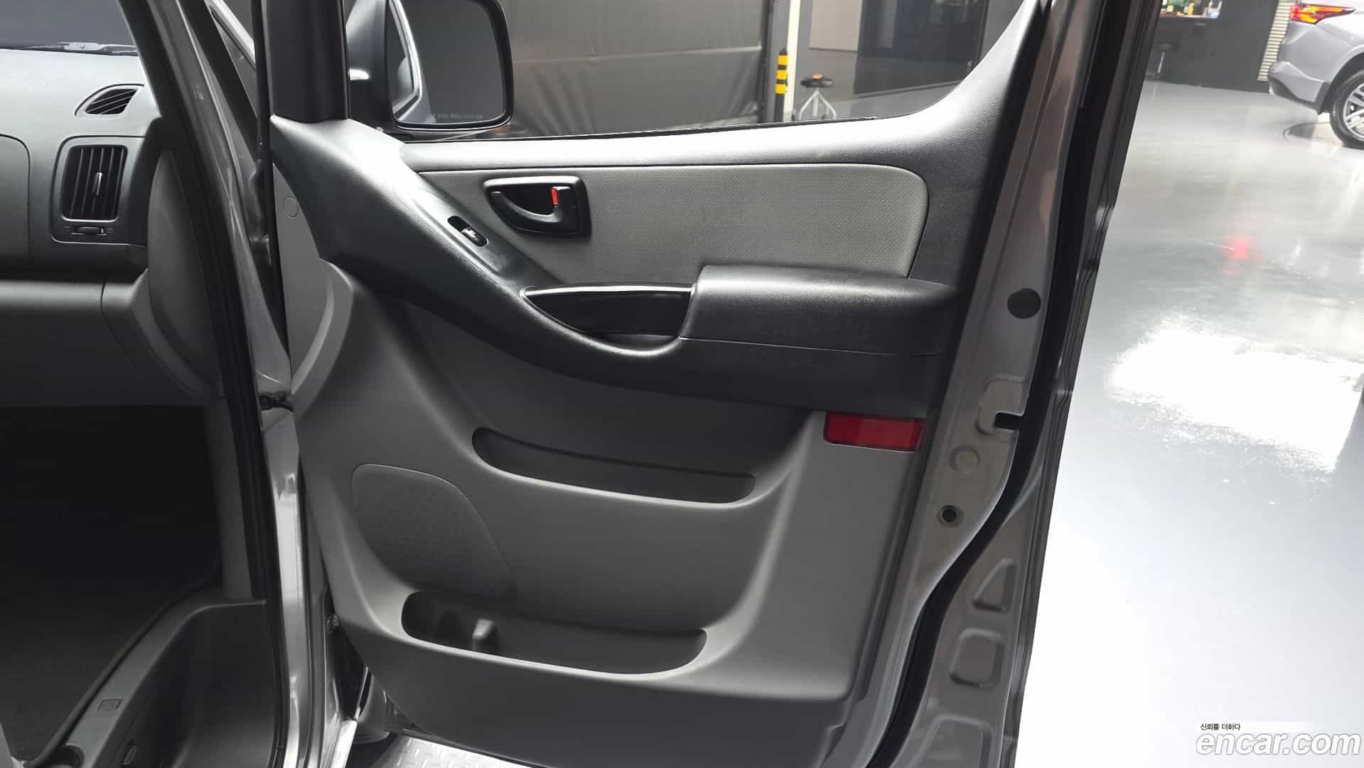 Starex Hyundai 2018.6-INNER-034
