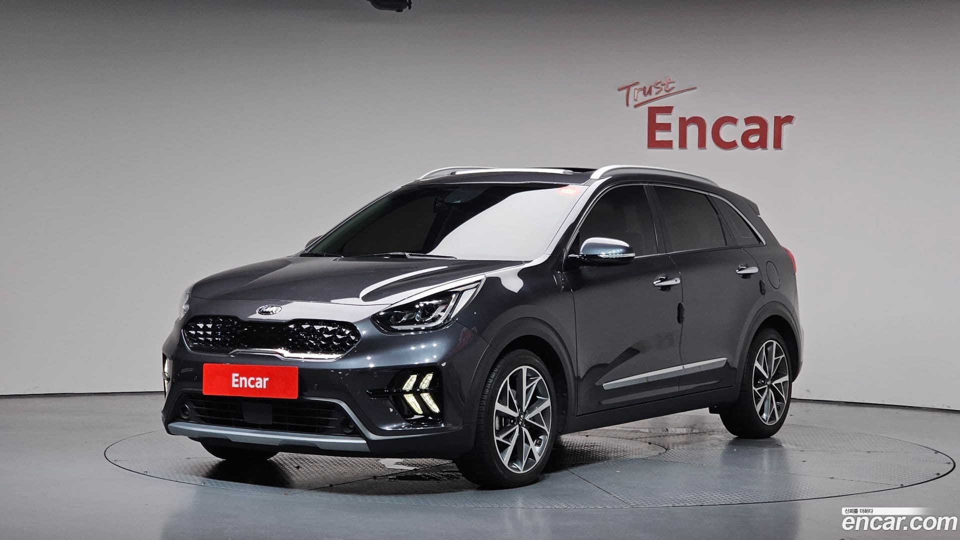 Main__Slider__Photo:Niro Kia 2019.3-0