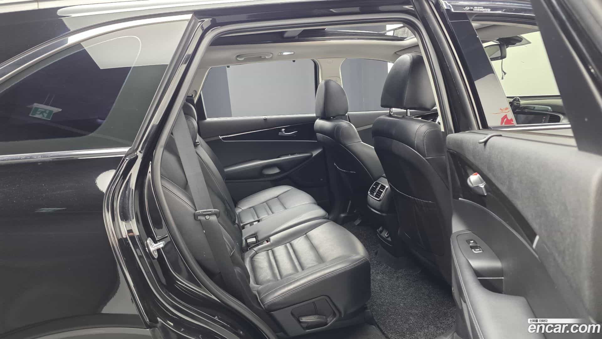 Sorento Kia 2017.8-OPTION-015