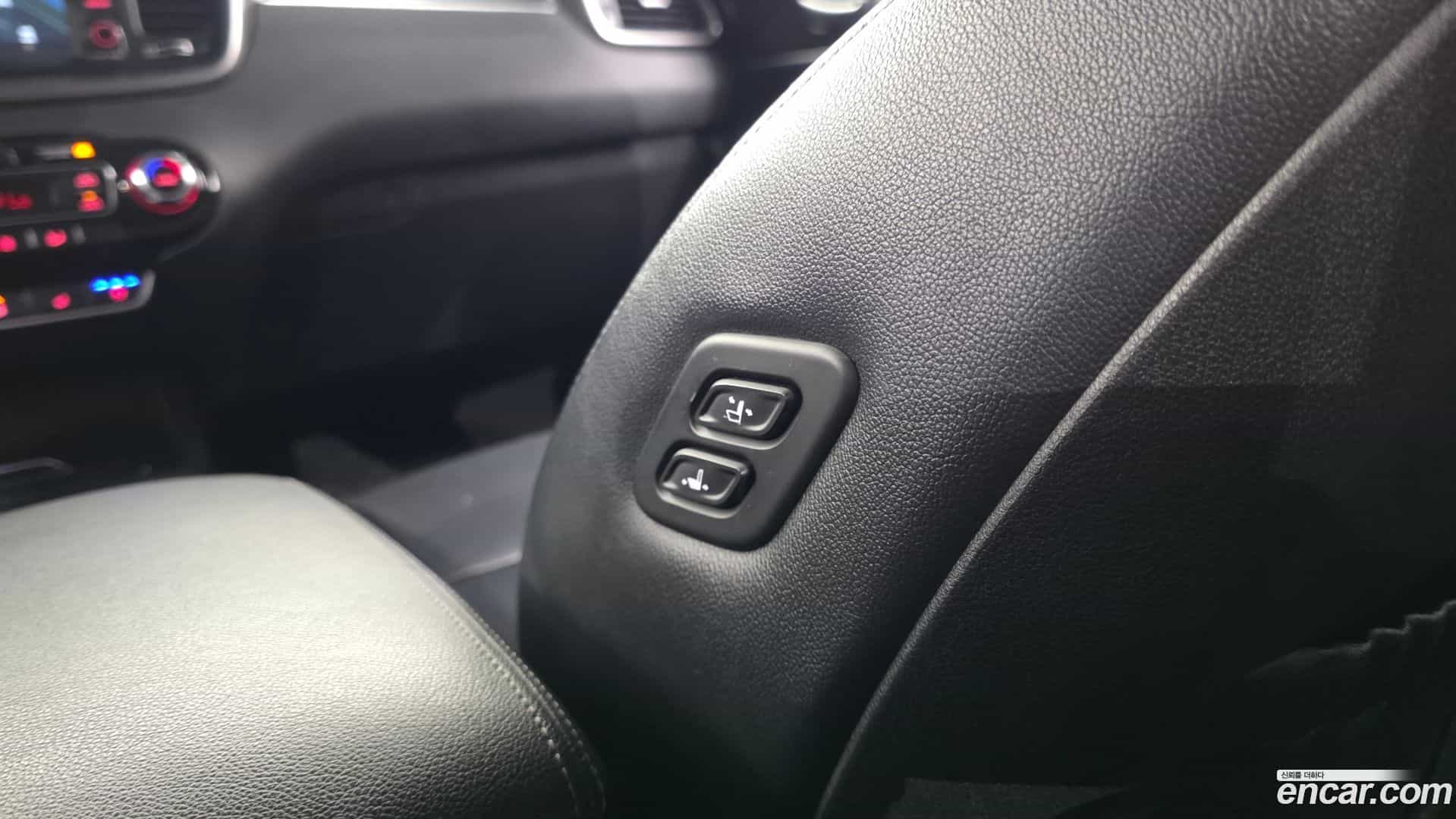 Sorento Kia 2017.8-OPTION-023