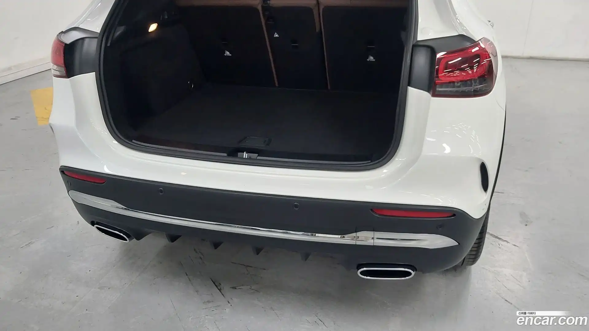 GLA-Class Mercedes-Benz 2023.4-OPTION-015