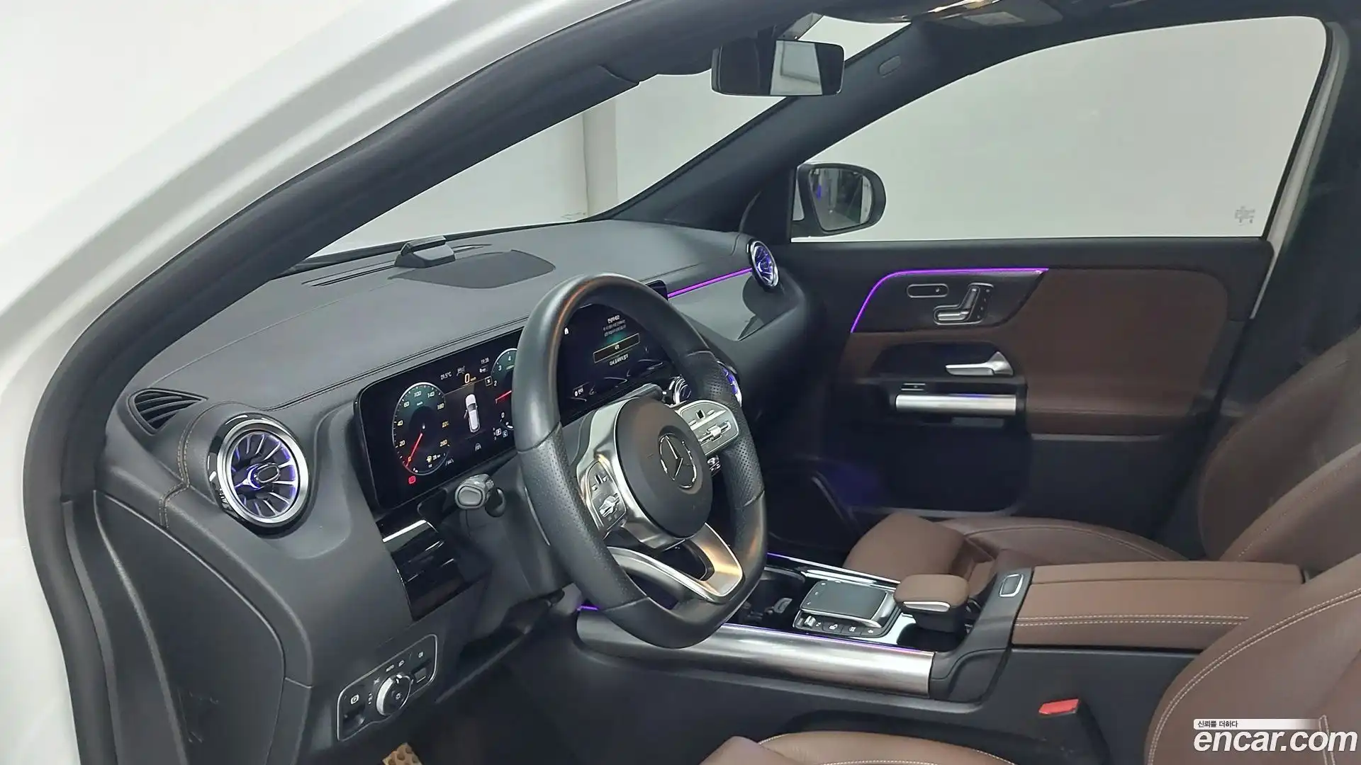 GLA-Class Mercedes-Benz 2023.4-OPTION-017