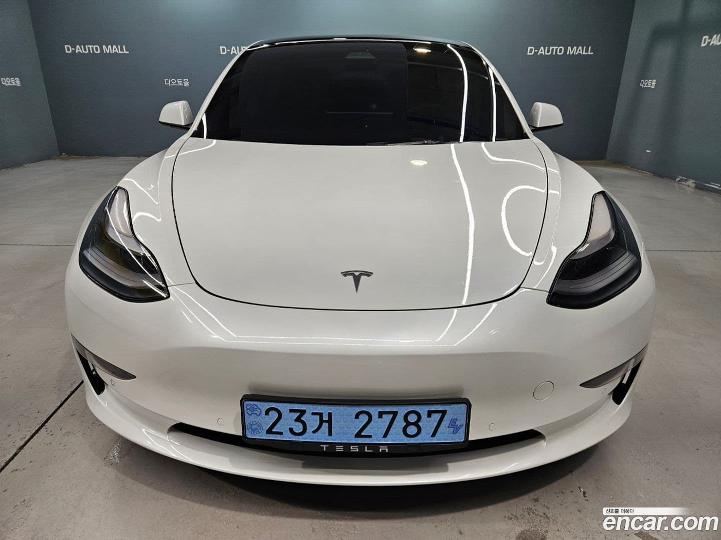 Main__Slider__Photo:Model 3 Tesla 2022.1-0