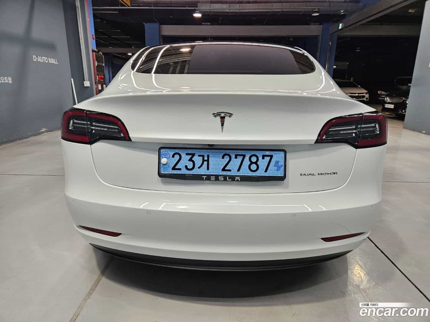 Model 3 Tesla 2022.1-OUTER-002