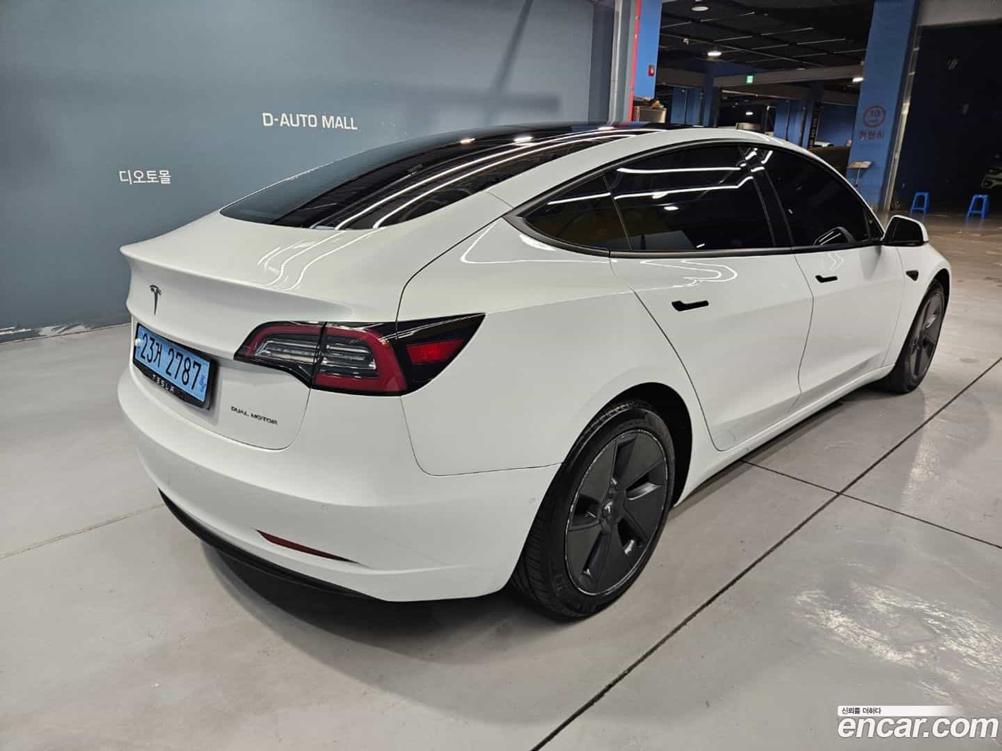 Model 3 Tesla 2022.1-OUTER-006