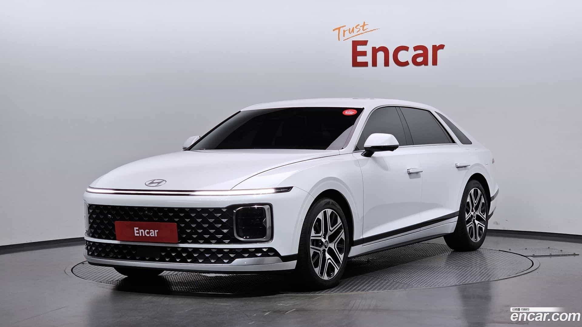 Grandeur Hyundai 2022.11-OUTER-001