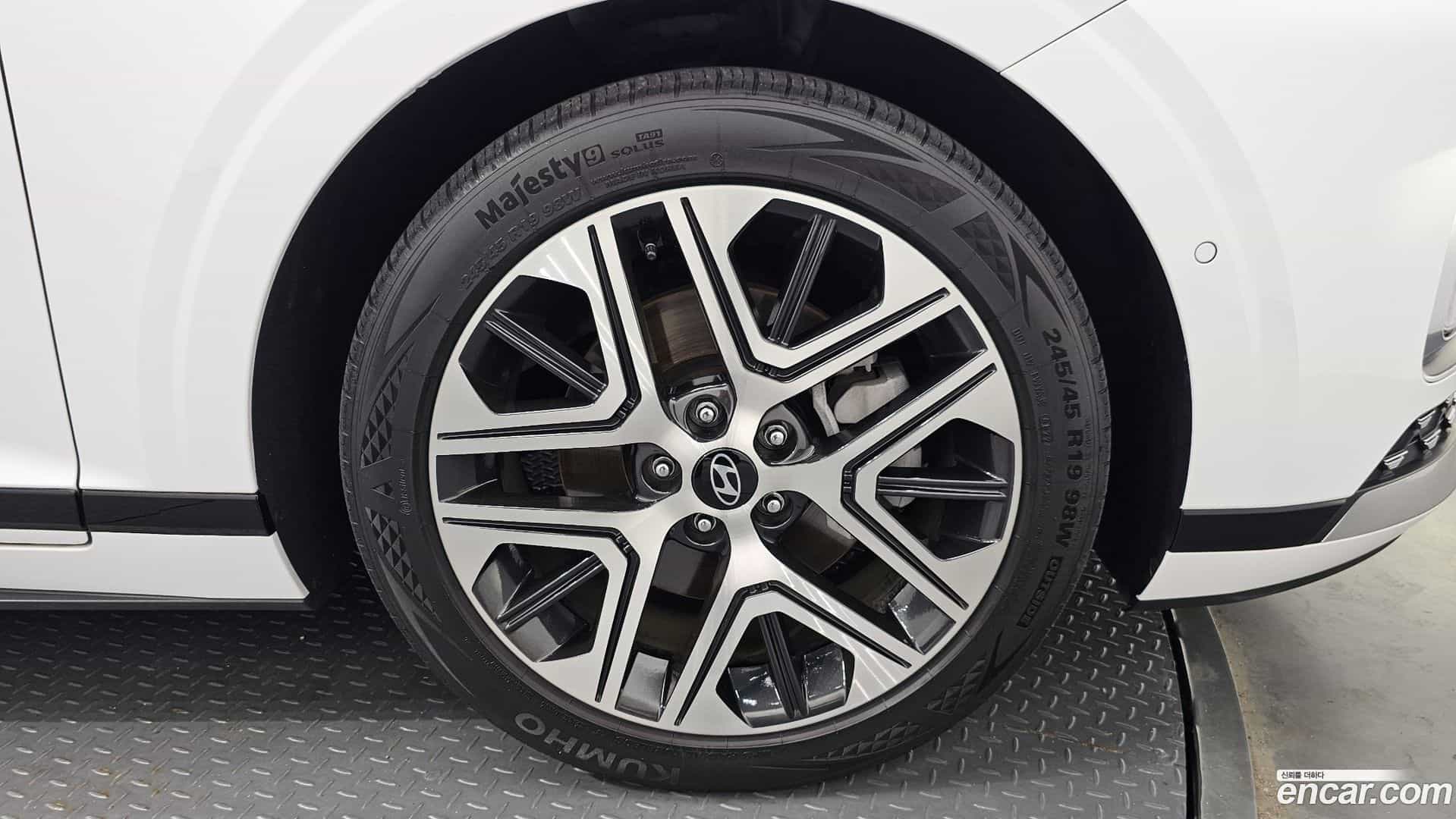 Grandeur Hyundai 2022.11-OUTER-031