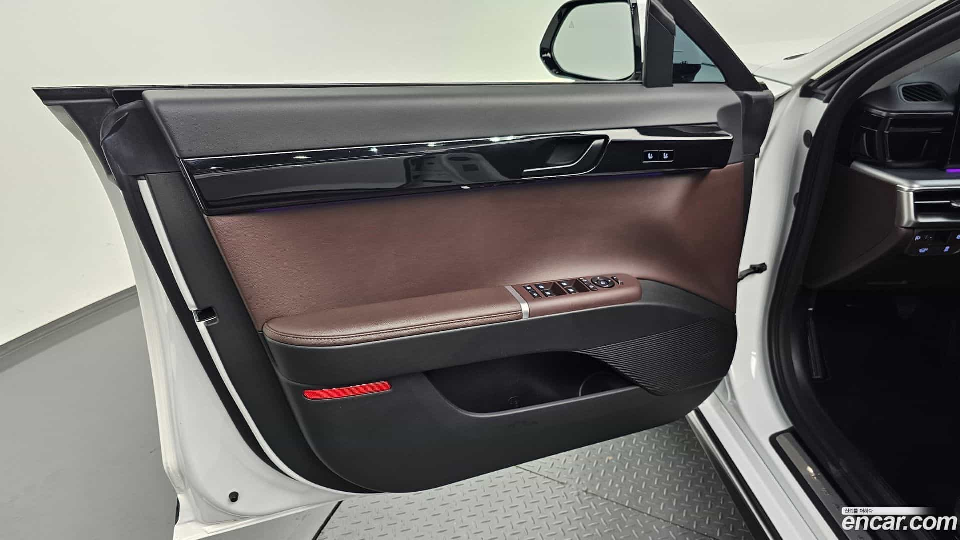Grandeur Hyundai 2022.11-INNER-034