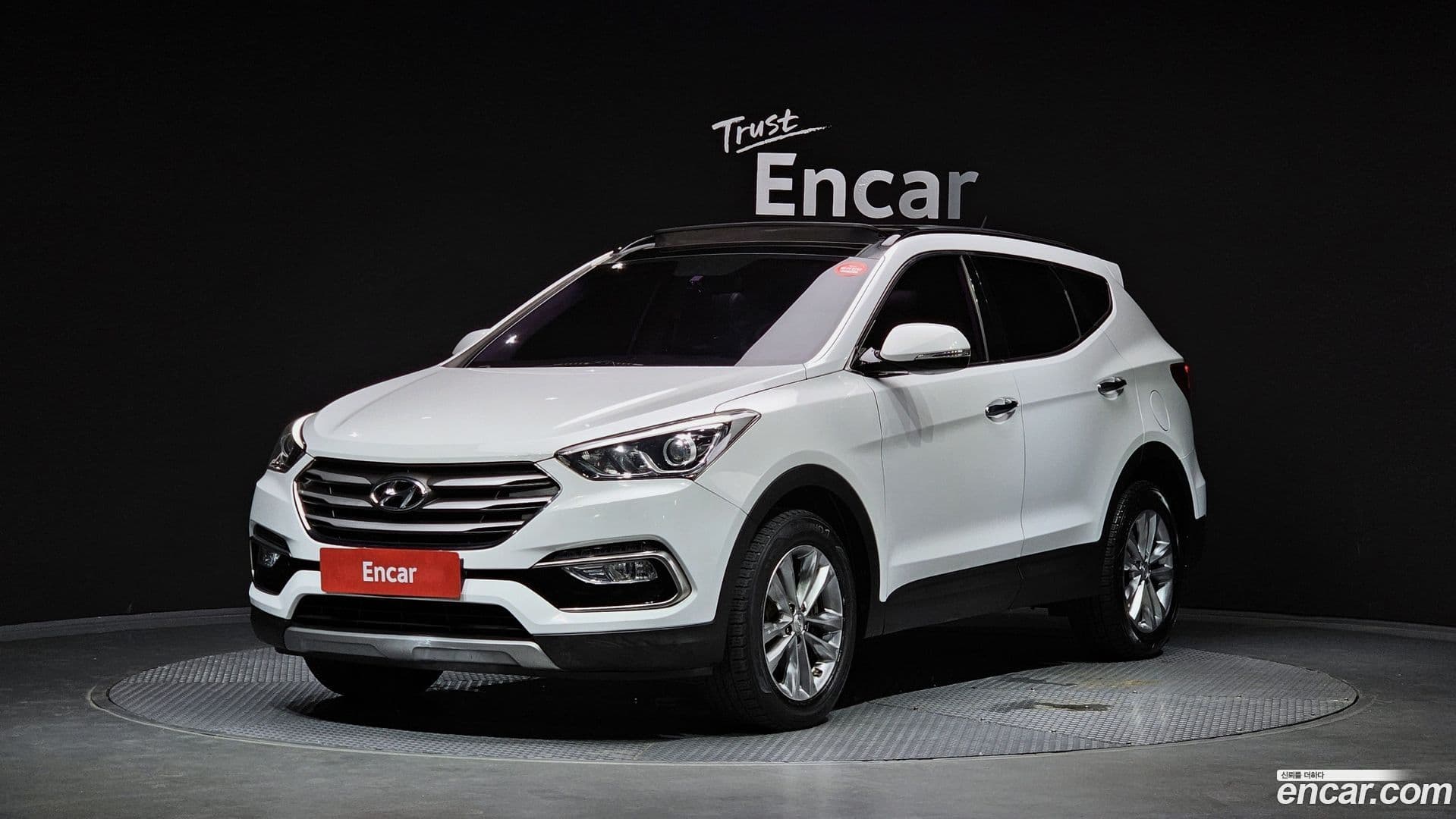 Main__Slider__Photo:Santafe Hyundai 2015.7-0