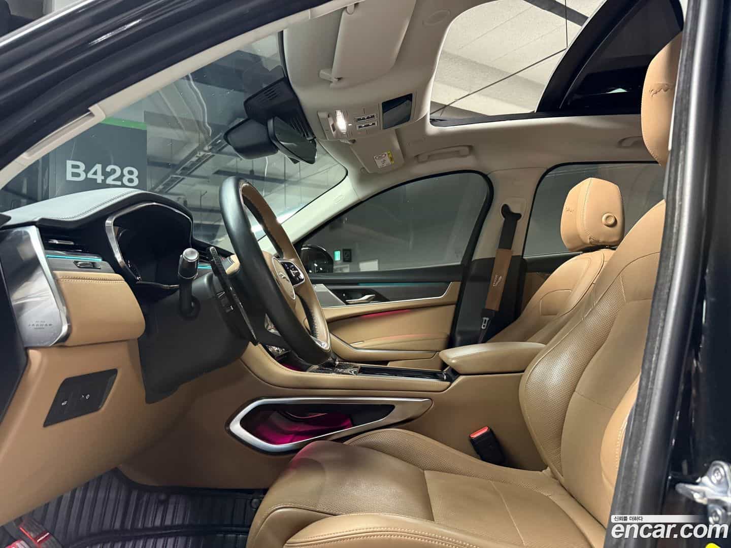 F-PACE Jaguar 2022.4-INNER-009