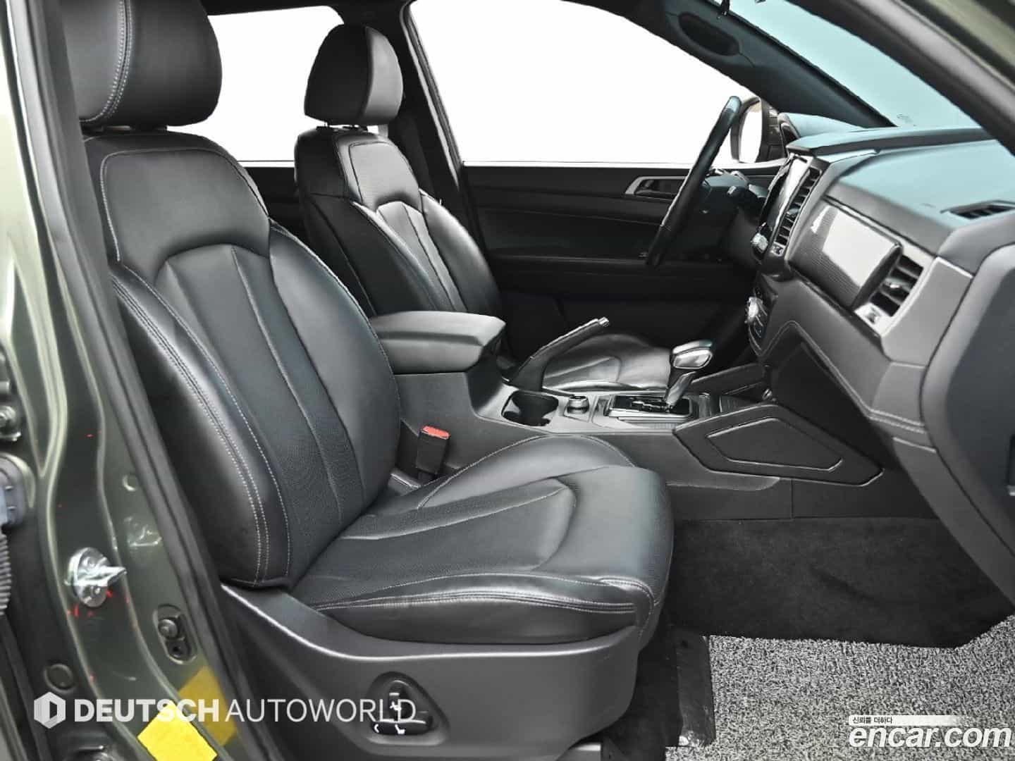 Rexton KG Mobility 2022.8-INNER-010