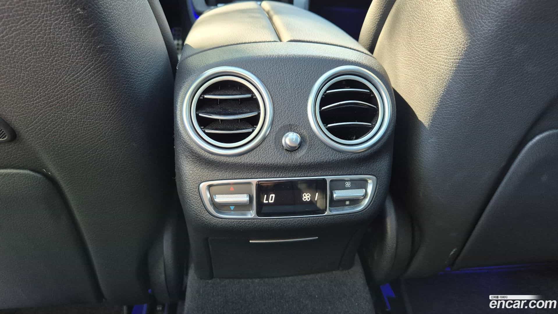 E-Class Mercedes-Benz 2022.6-INNER-010