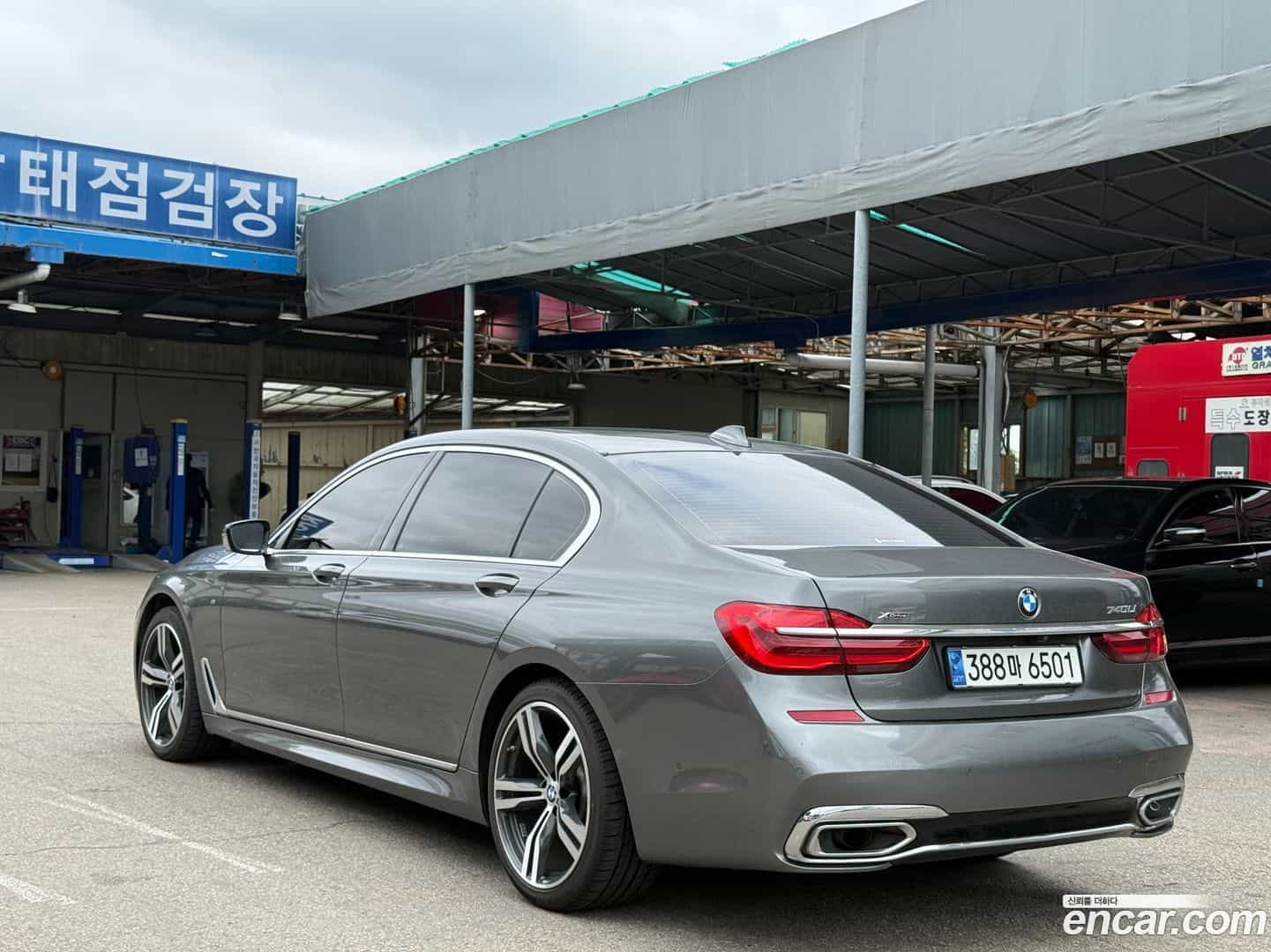 7-Series BMW 2018.11-OUTER-002