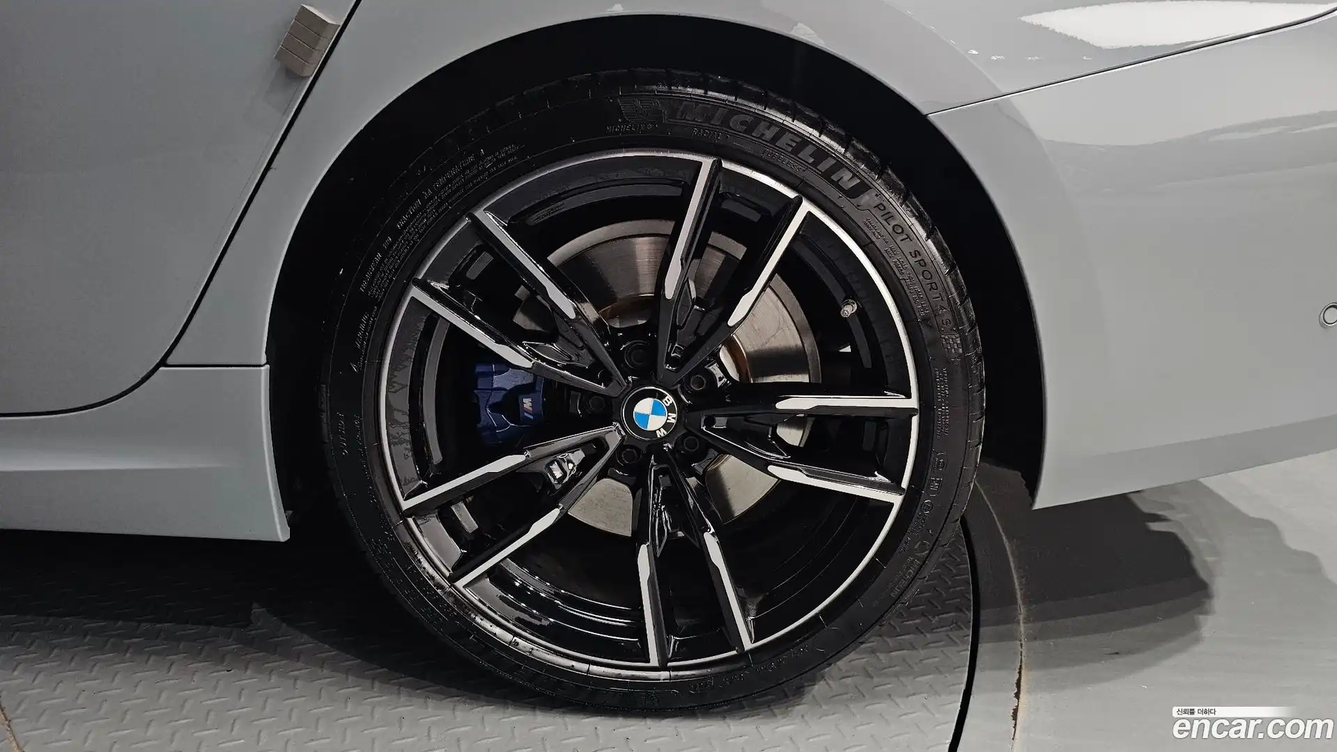3-Series BMW 2023.5-OUTER-031