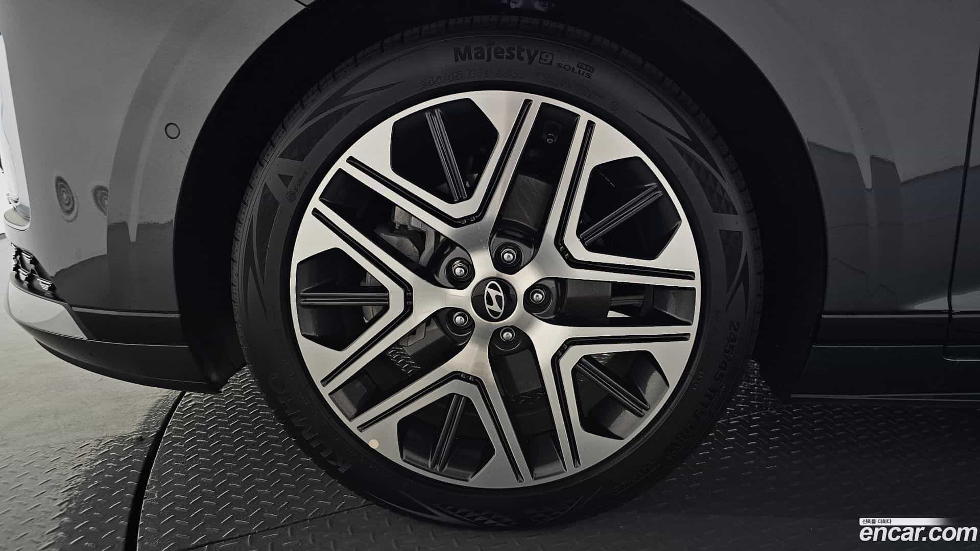 Grandeur Hyundai 2024.11-OUTER-005