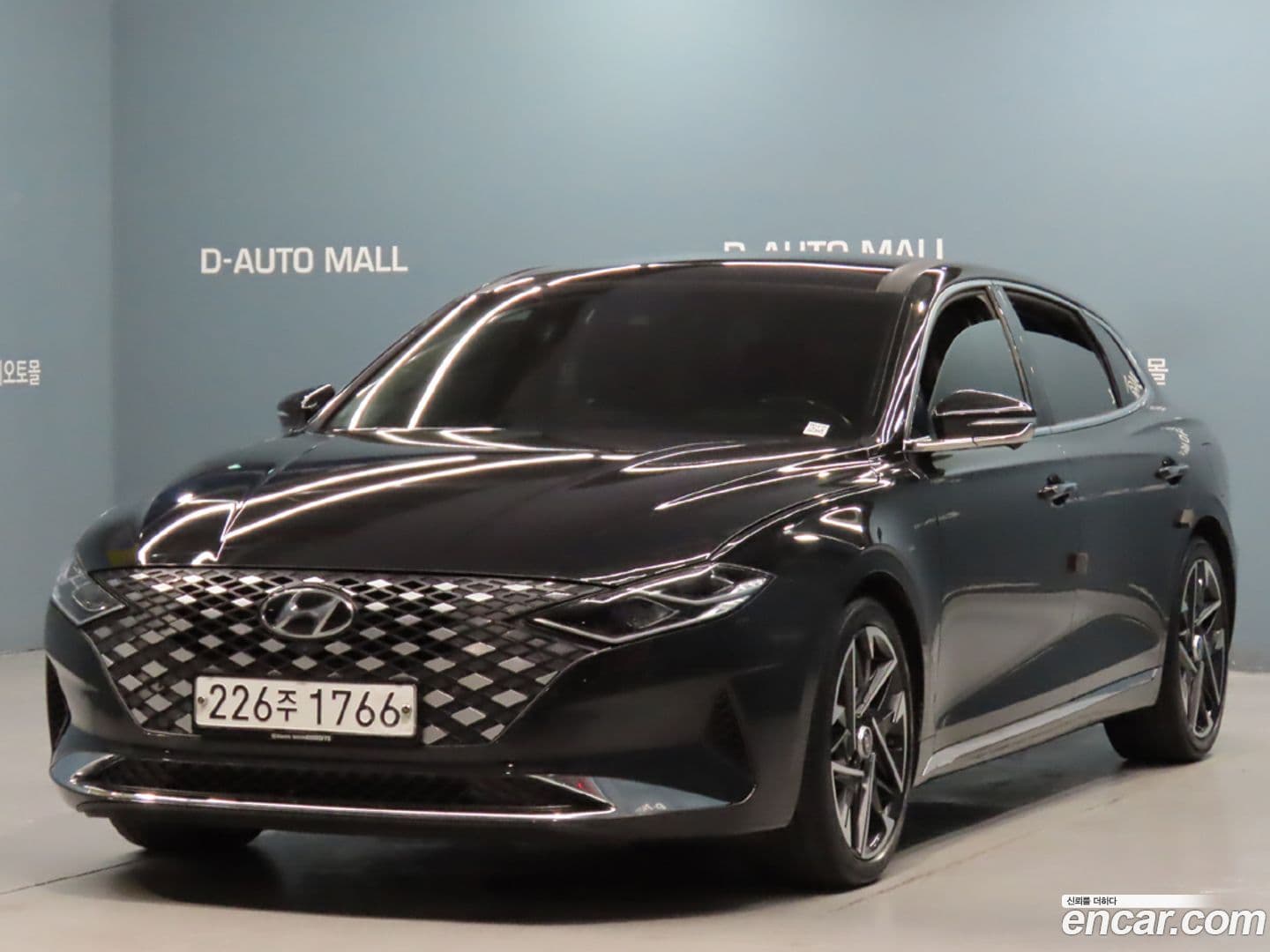 Main__Slider__Photo:Grandeur Hyundai 2020.3-0