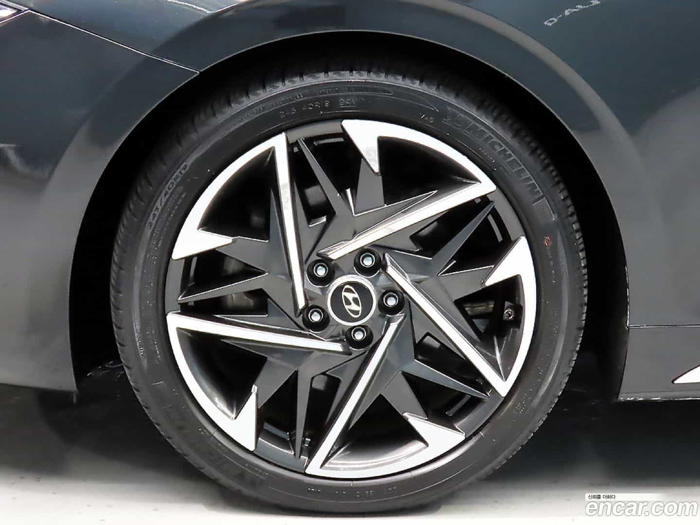 Grandeur Hyundai 2020.3-OPTION-024