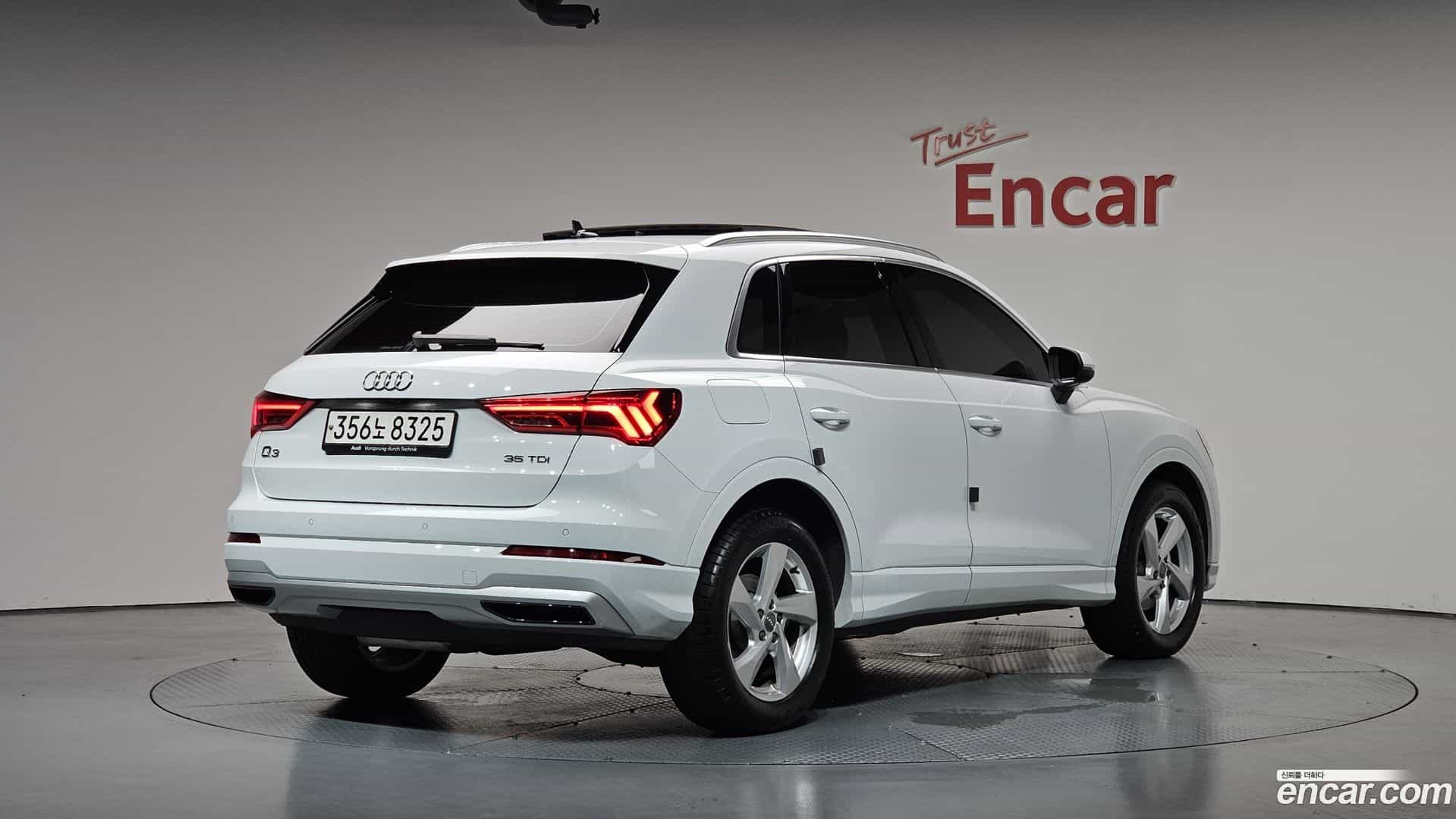 Q3 Audi 2020.10-OUTER-002