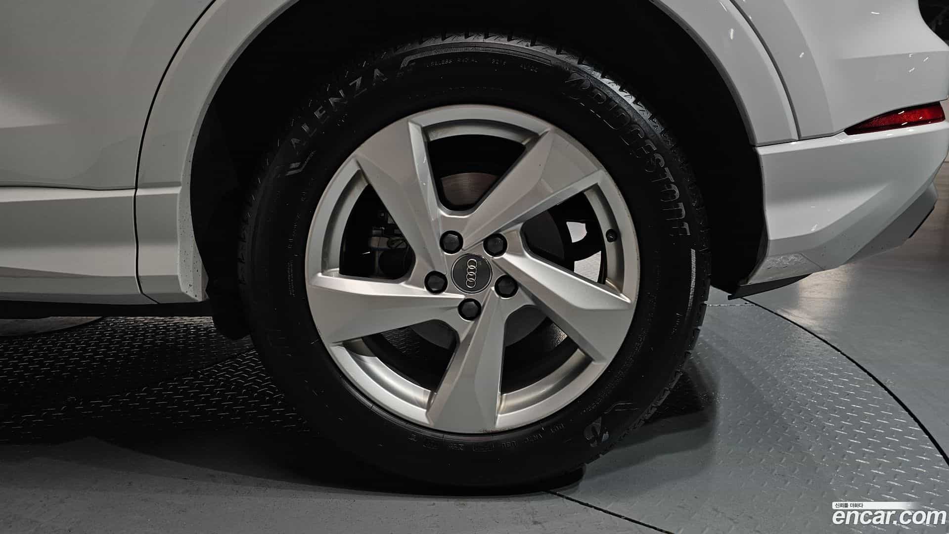 Q3 Audi 2020.10-OUTER-031
