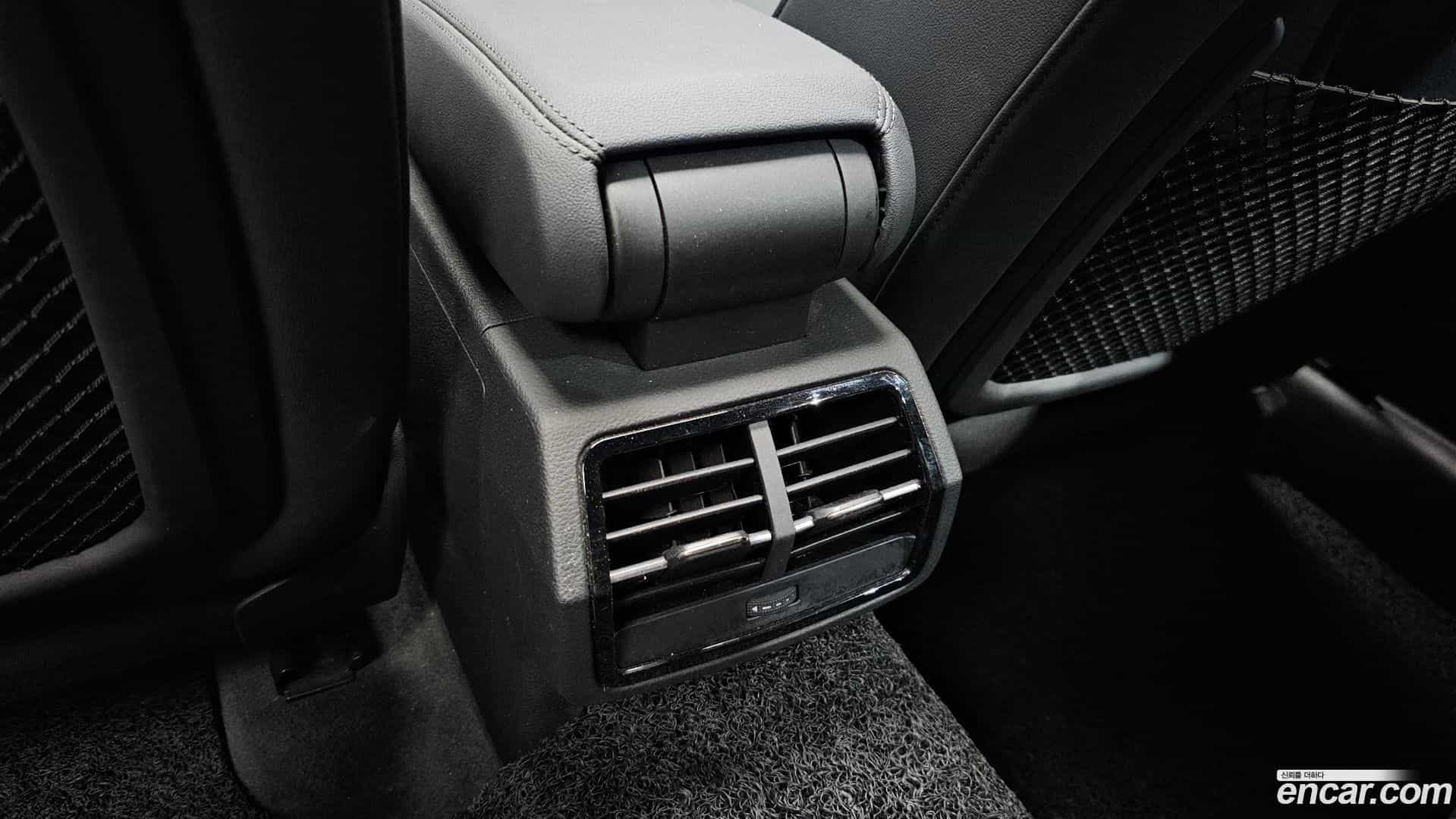 Q3 Audi 2020.10-OPTION-045