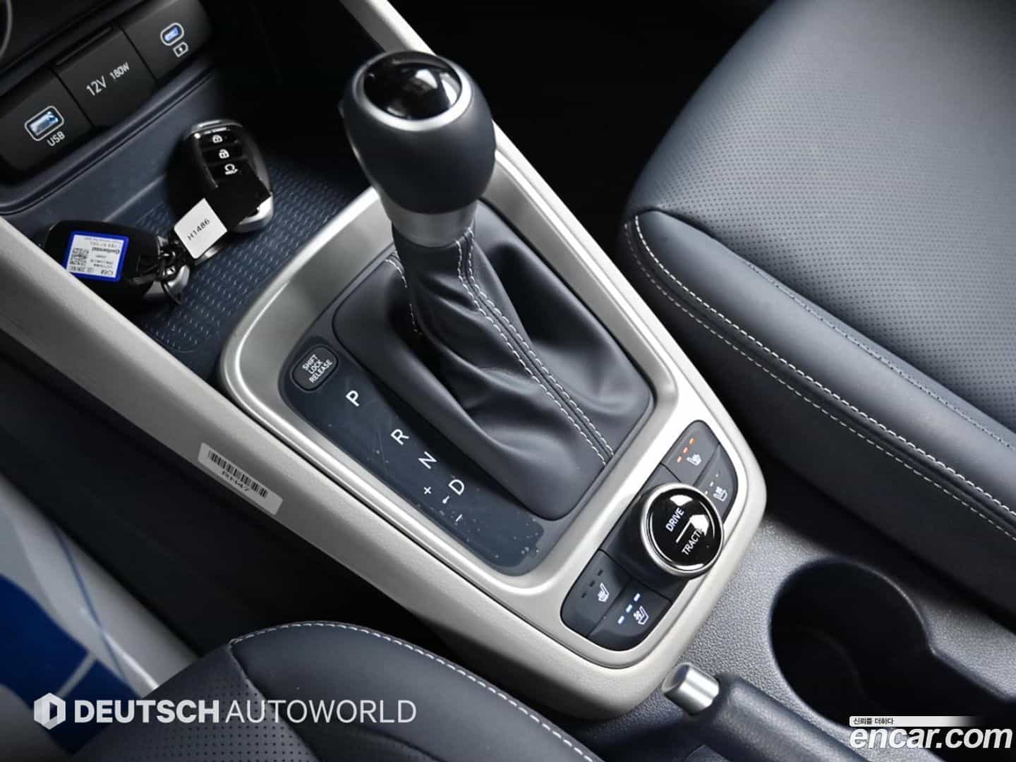 Venue Hyundai 2025.1-INNER-009