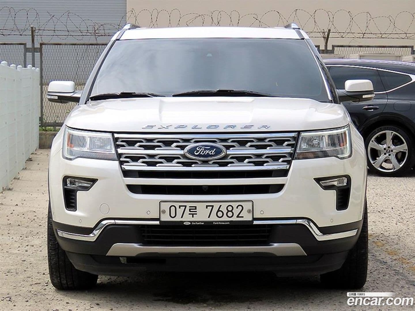 Main__Slider__Photo:Explorer Ford 2018.6-0