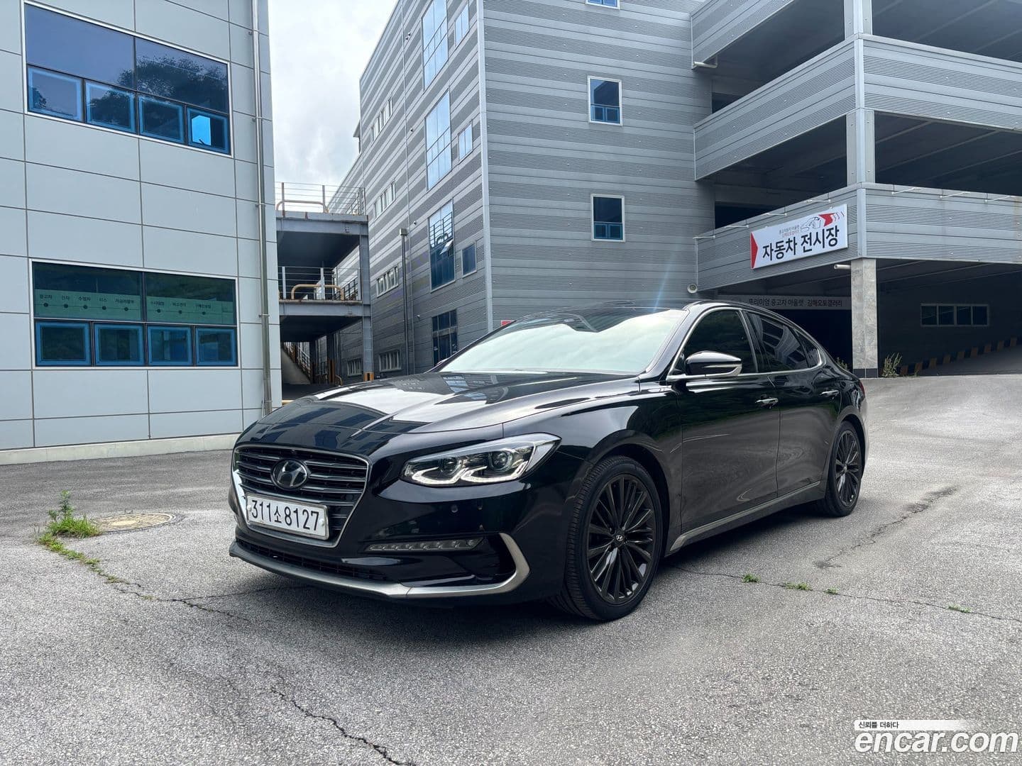 Main__Slider__Photo:Grandeur Hyundai 2017.0-0